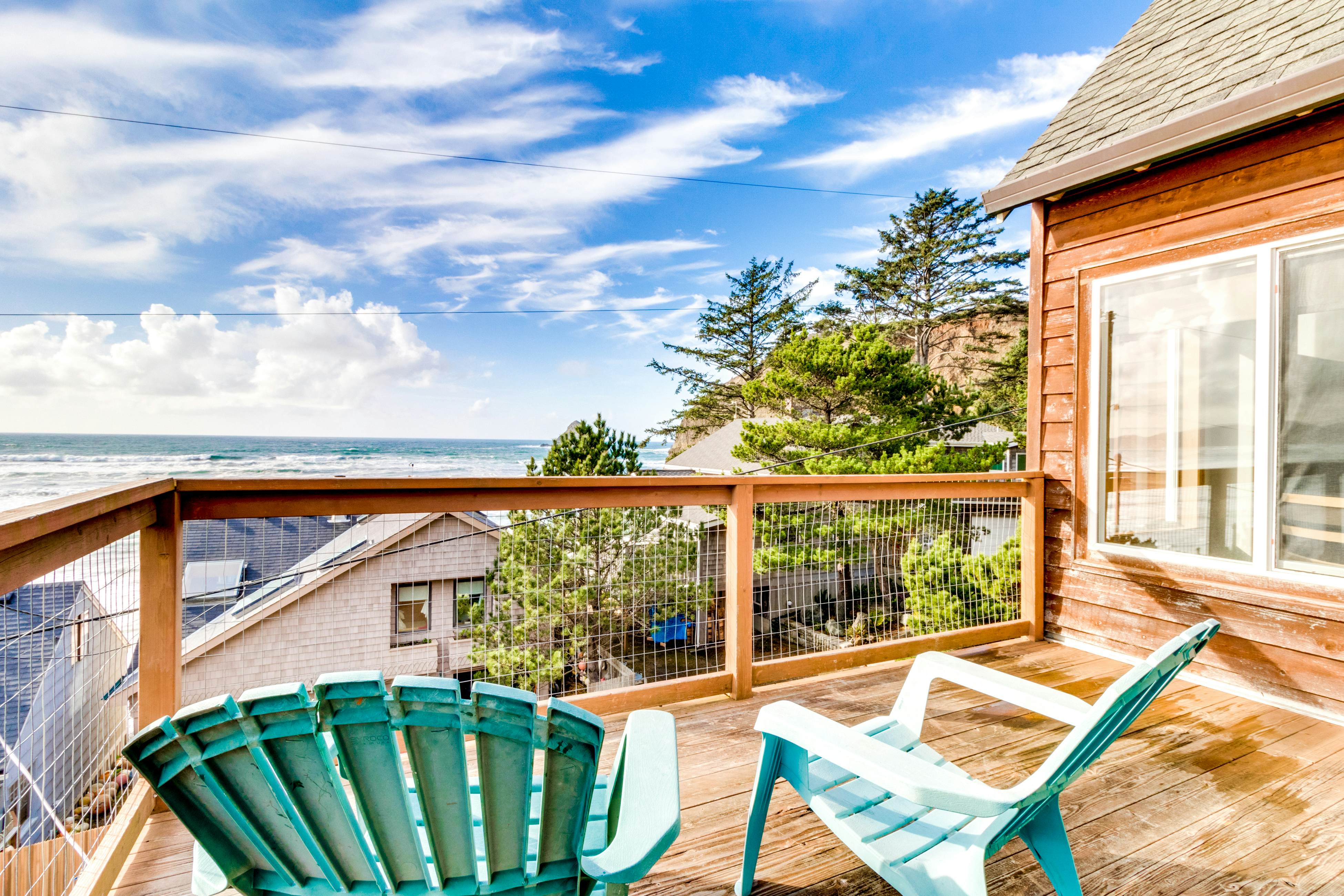 Relaxing Bayfront Home with Ocean Views & Easy Beach Access - Dogs Welcome