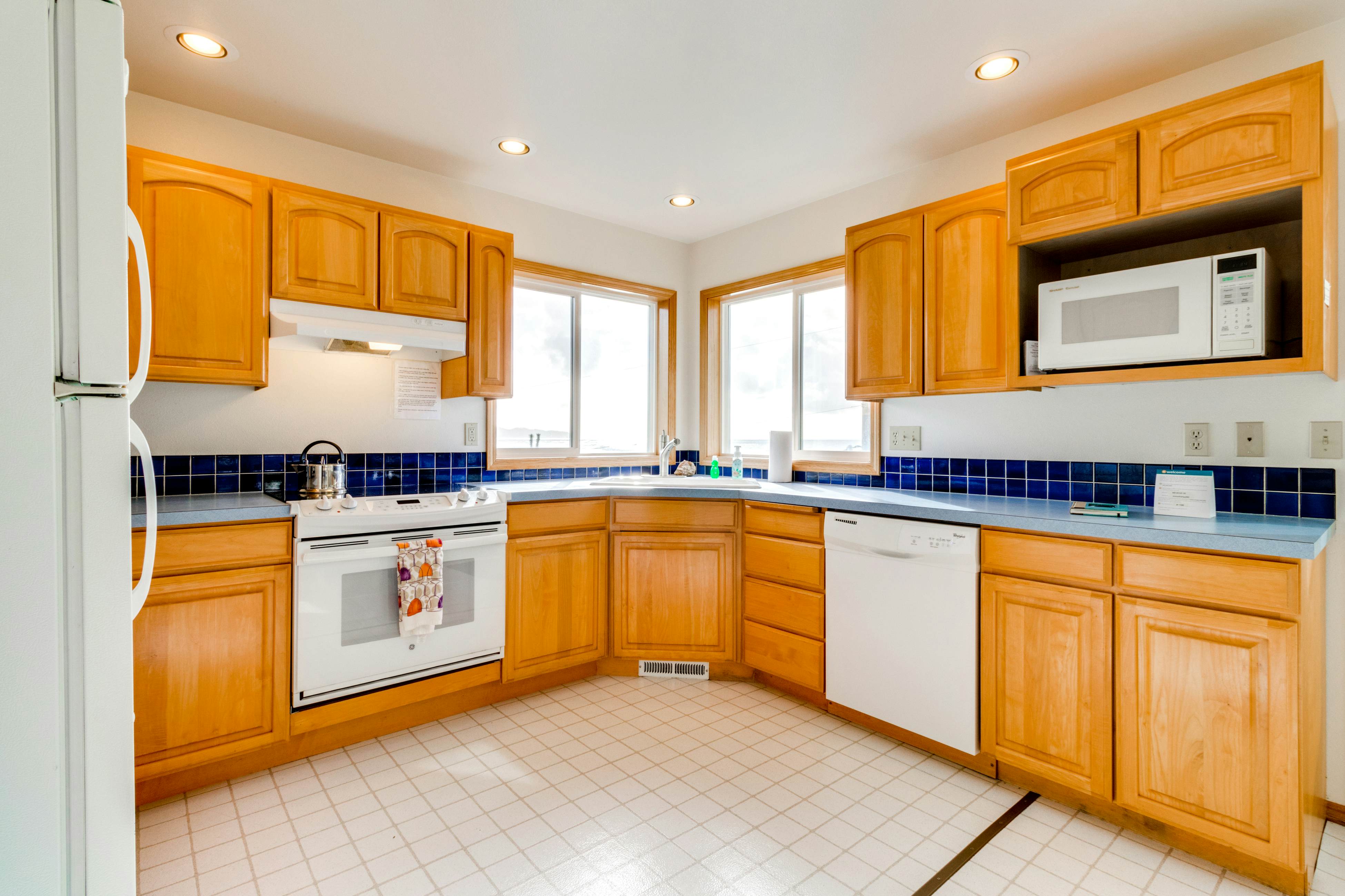 Relaxing Bayfront Home with Ocean Views & Easy Beach Access - Dogs Welcome