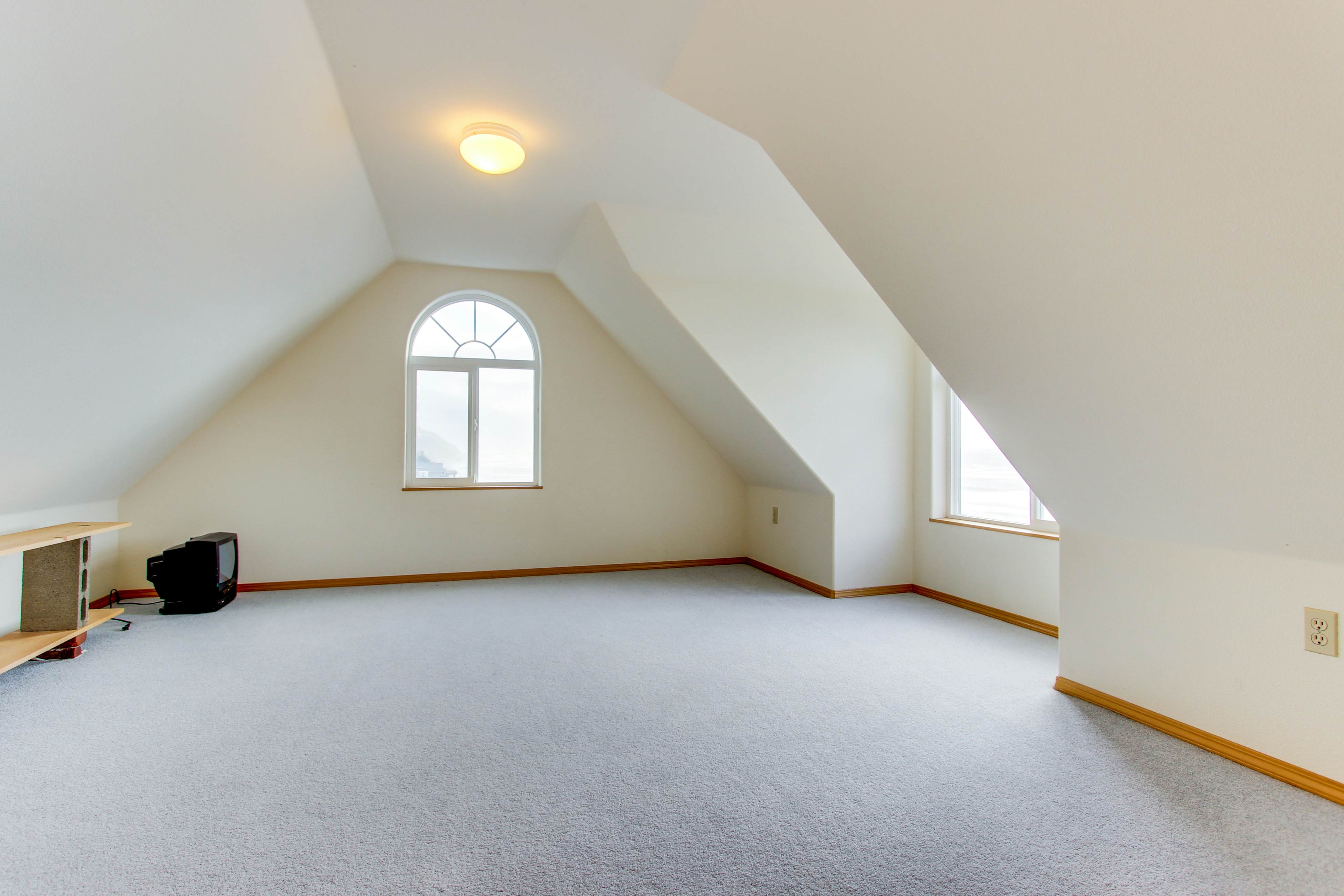 Relaxing Bayfront Home with Ocean Views & Easy Beach Access - Dogs Welcome