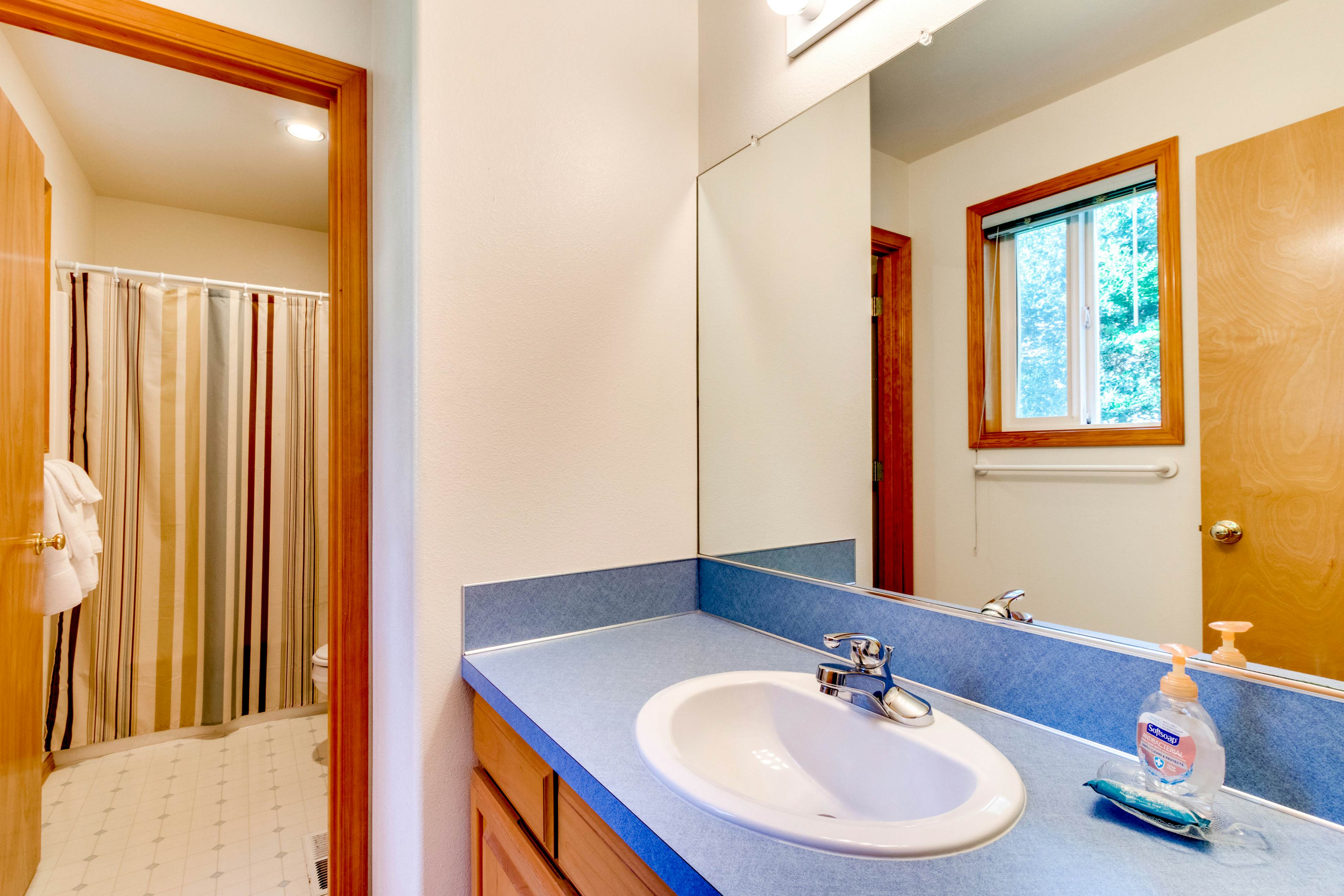 Relaxing Bayfront Home with Ocean Views & Easy Beach Access - Dogs Welcome