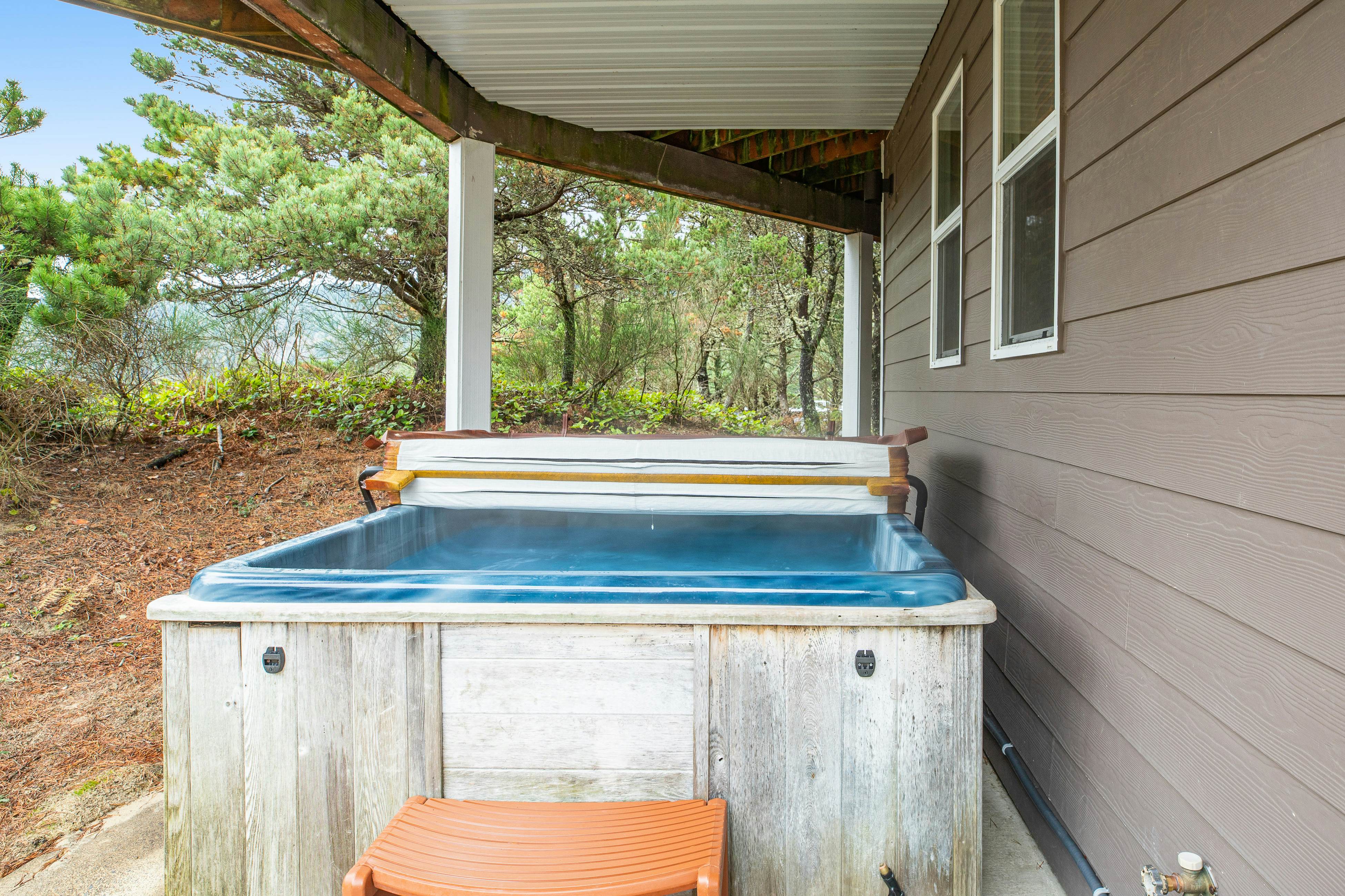 Spacious Oceanside Home with Private Hot Tub and Pacific Views - Dog-Friendly