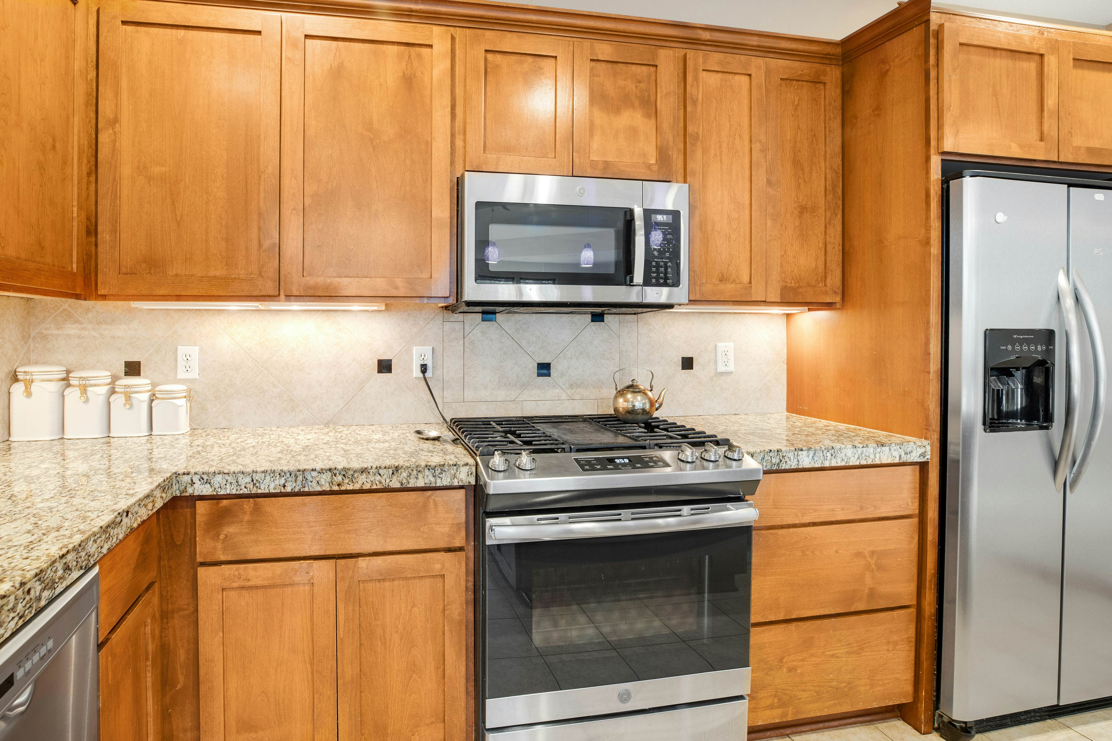 Spacious Oceanside Home with Private Hot Tub and Pacific Views - Dog-Friendly