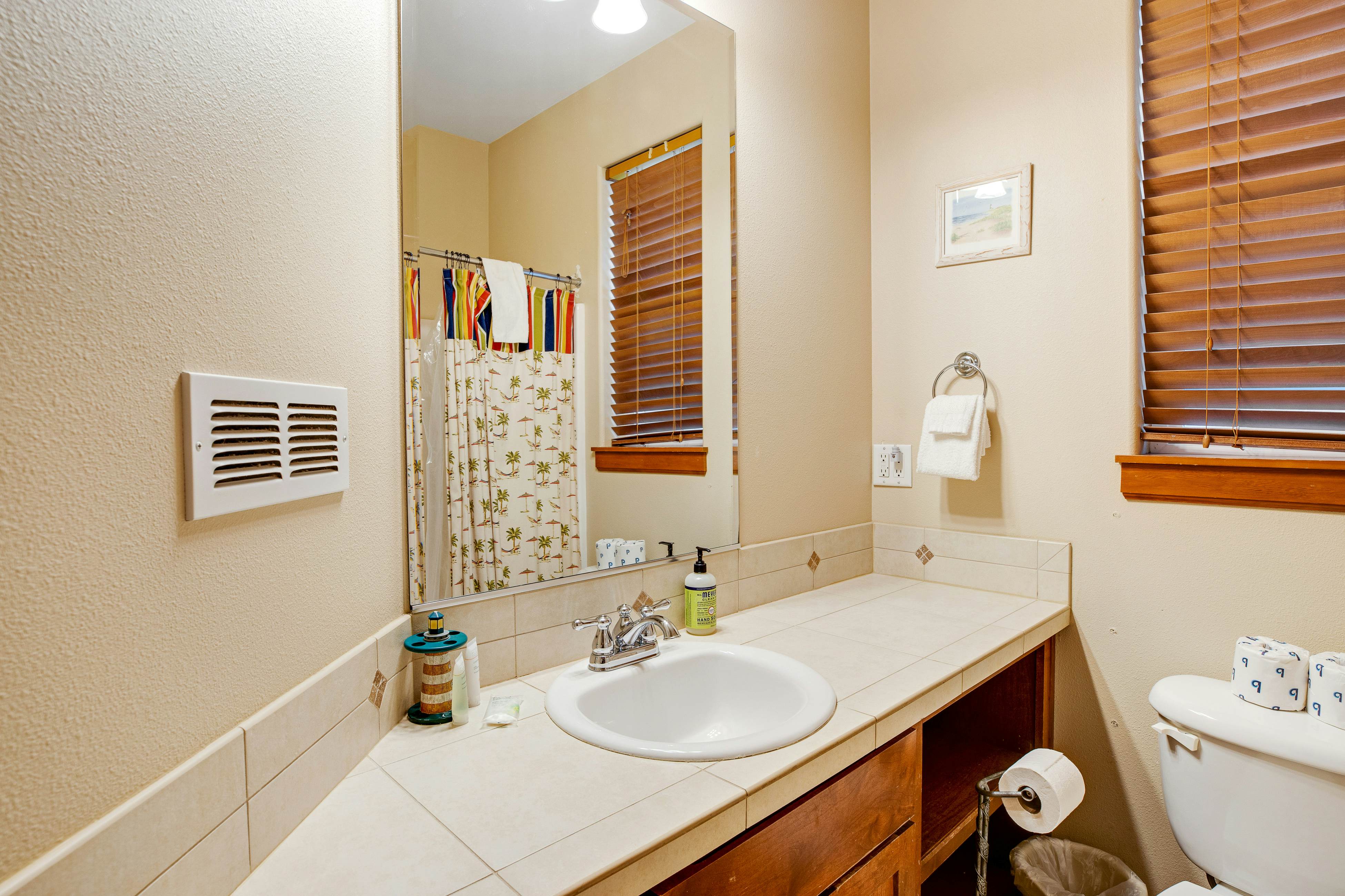 Spacious Oceanside Home with Private Hot Tub and Pacific Views - Dog-Friendly