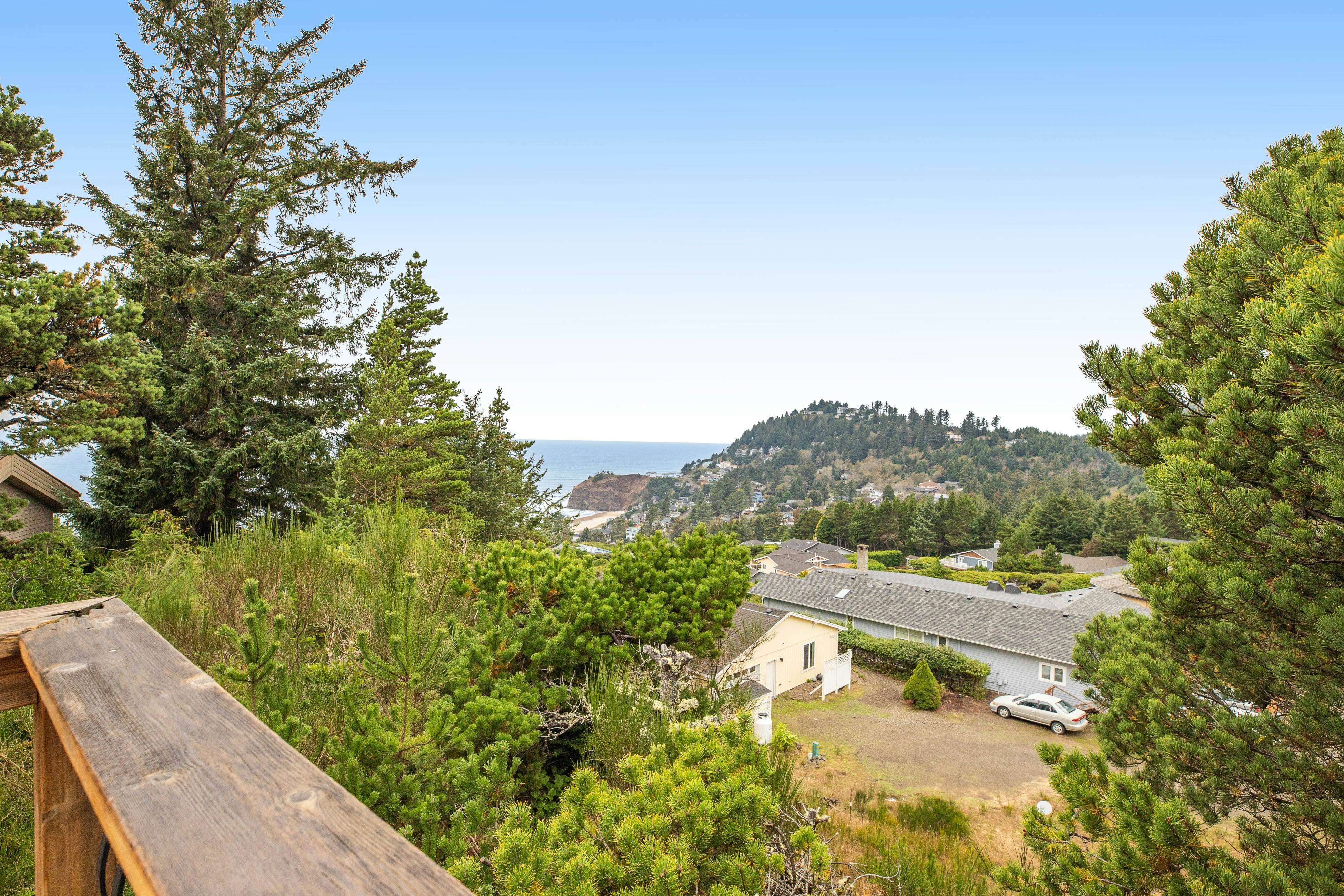 Spacious Oceanside Home with Private Hot Tub and Pacific Views - Dog-Friendly