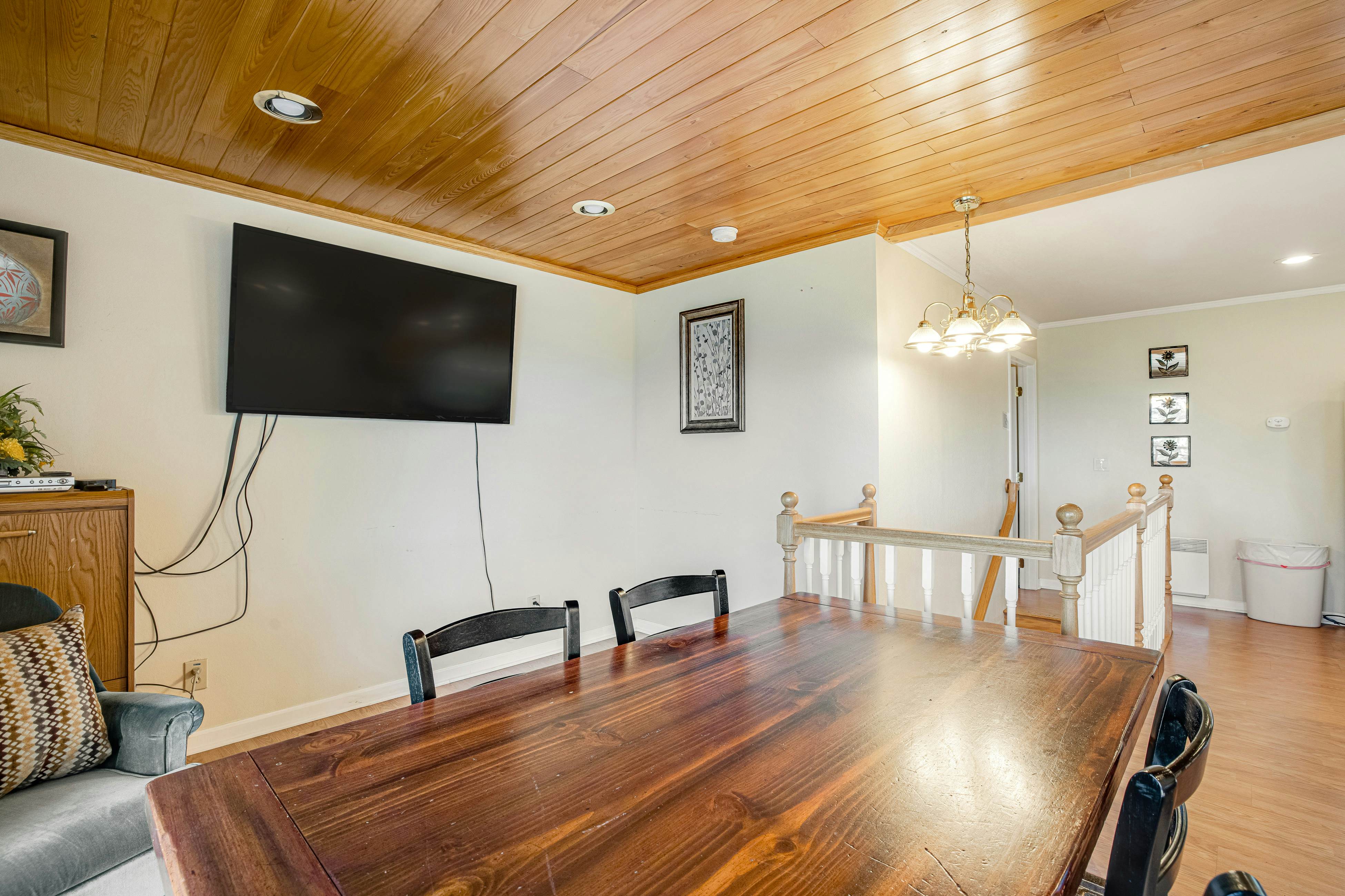 Welcoming Condo with Ocean Views and Private Hot Tub - Short Walk to the Beach