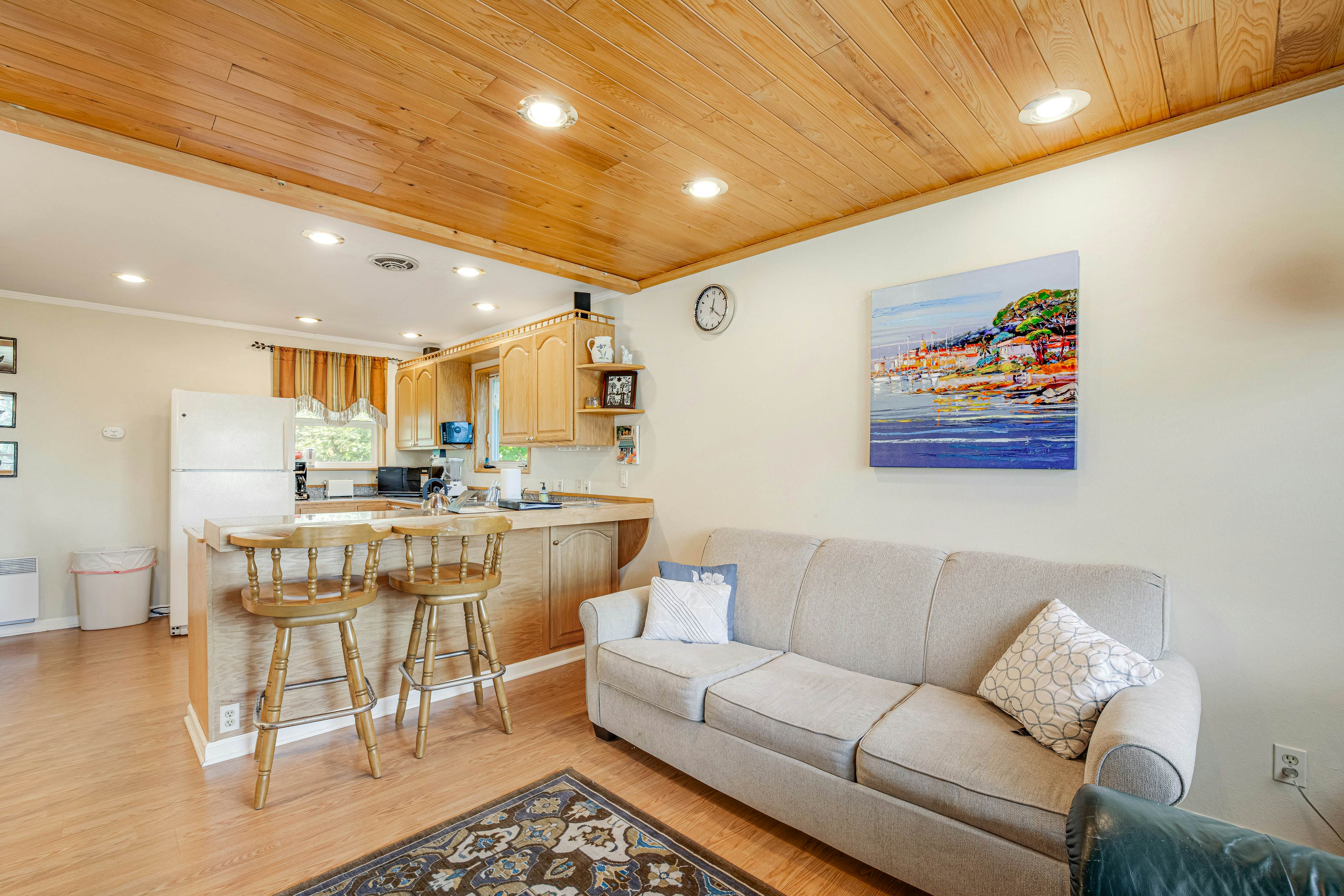 Welcoming Condo with Ocean Views and Private Hot Tub - Short Walk to the Beach