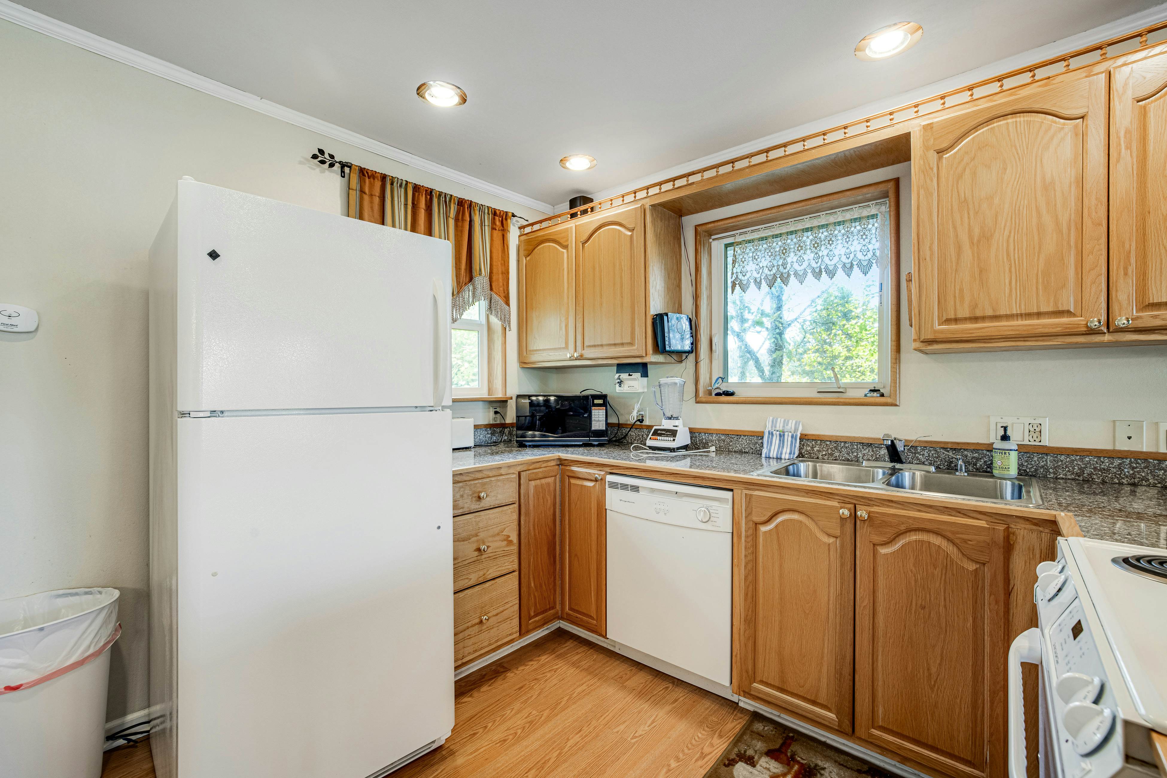 Welcoming Condo with Ocean Views and Private Hot Tub - Short Walk to the Beach