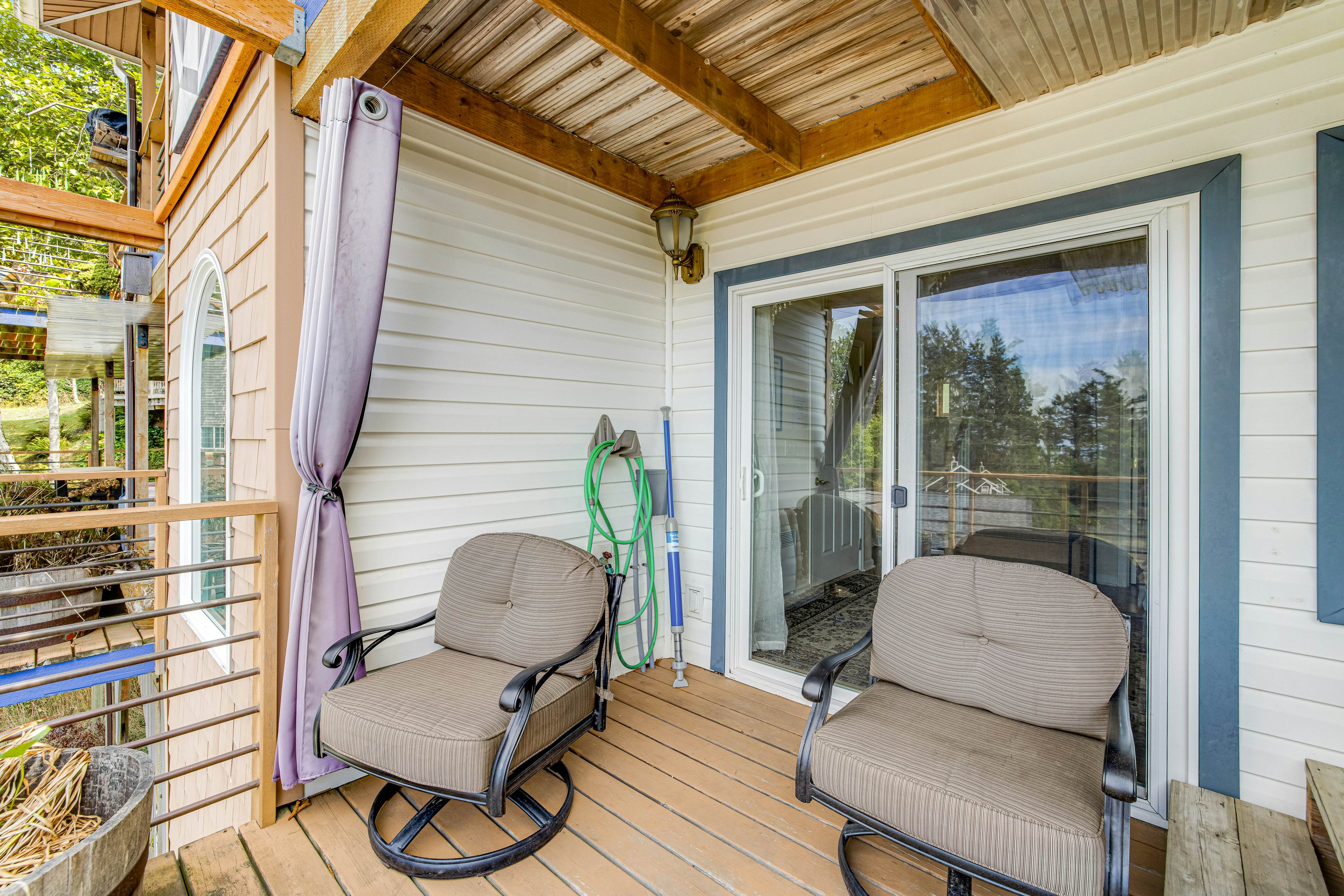 Welcoming Condo with Ocean Views and Private Hot Tub - Short Walk to the Beach