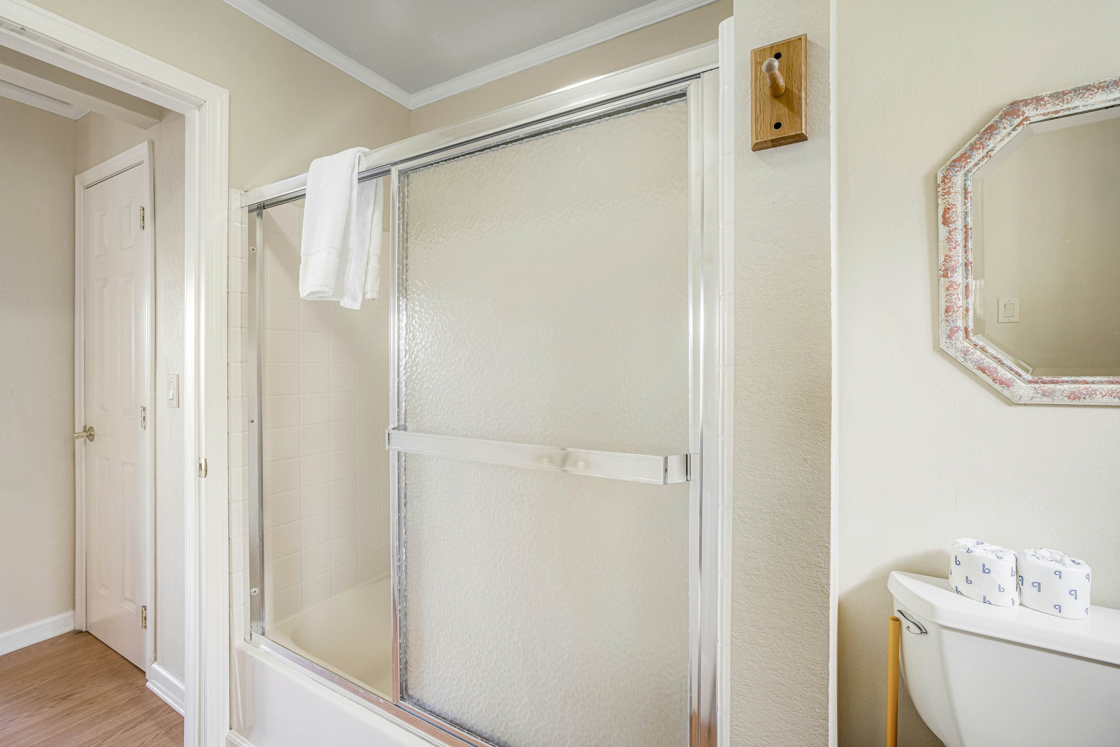 Welcoming Condo with Ocean Views and Private Hot Tub - Short Walk to the Beach