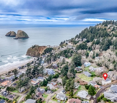 Welcoming Condo with Ocean Views and Private Hot Tub Short Walk to the Beach