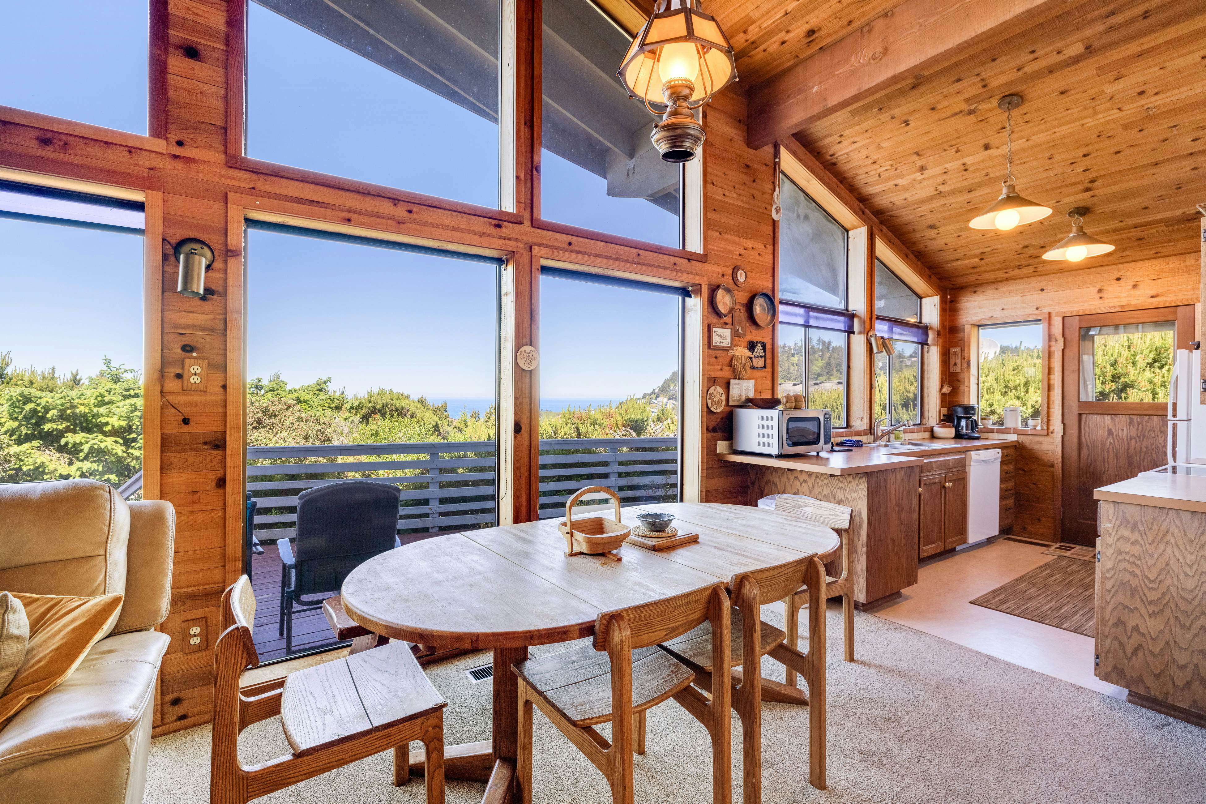 Dog-Friendly house with ocean view, private hot tub, wall-of-windows