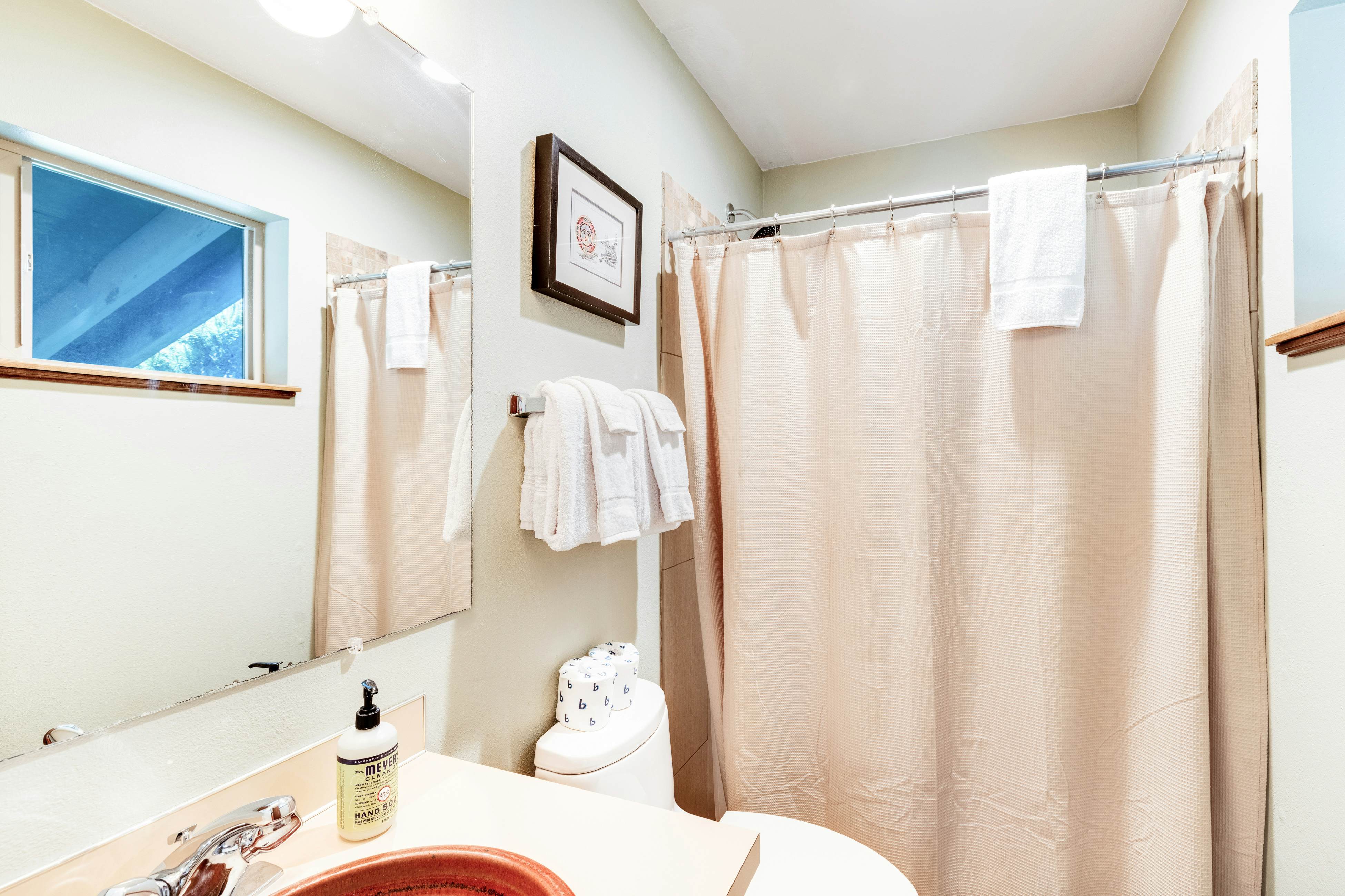 Dog-Friendly house with ocean view, private hot tub, wall-of-windows