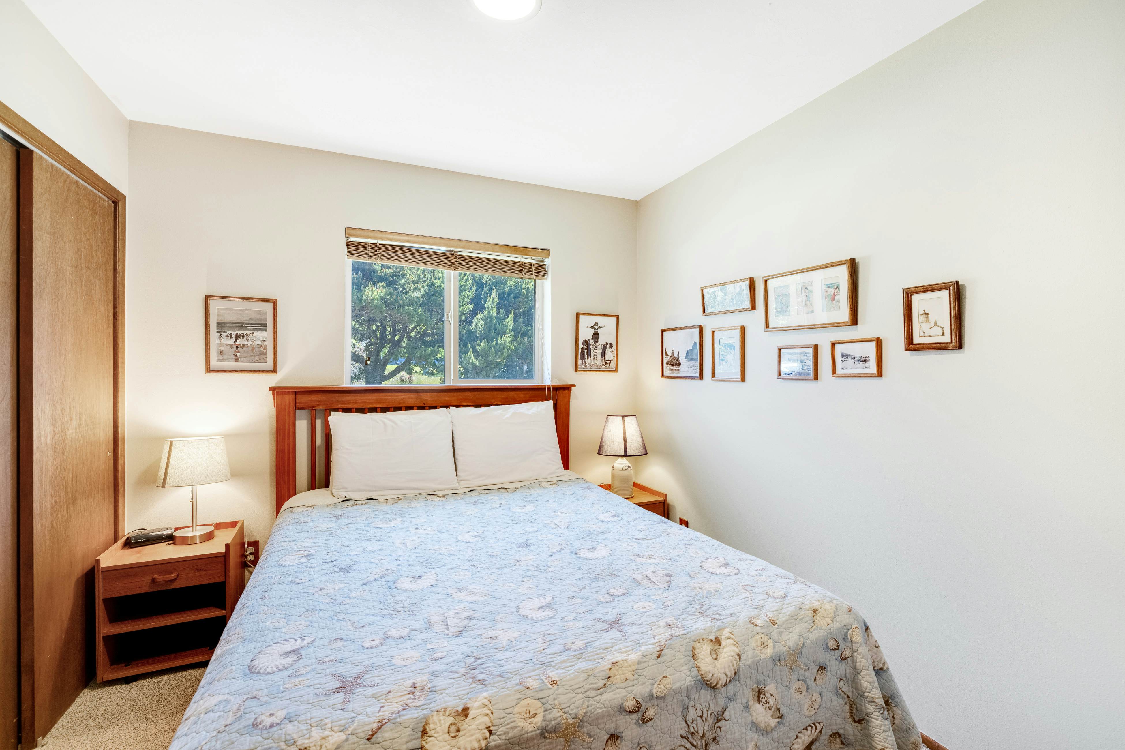 Dog-Friendly house with ocean view, private hot tub, wall-of-windows