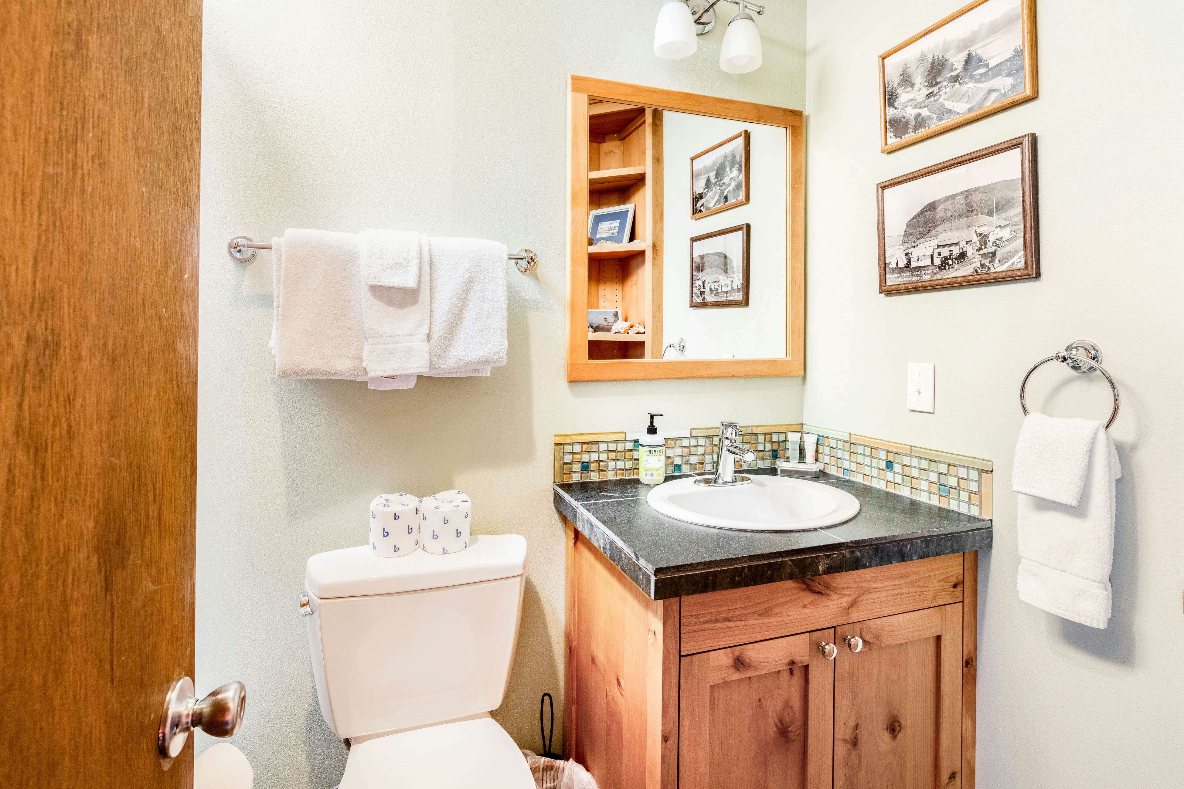 Dog-Friendly house with ocean view, private hot tub, wall-of-windows