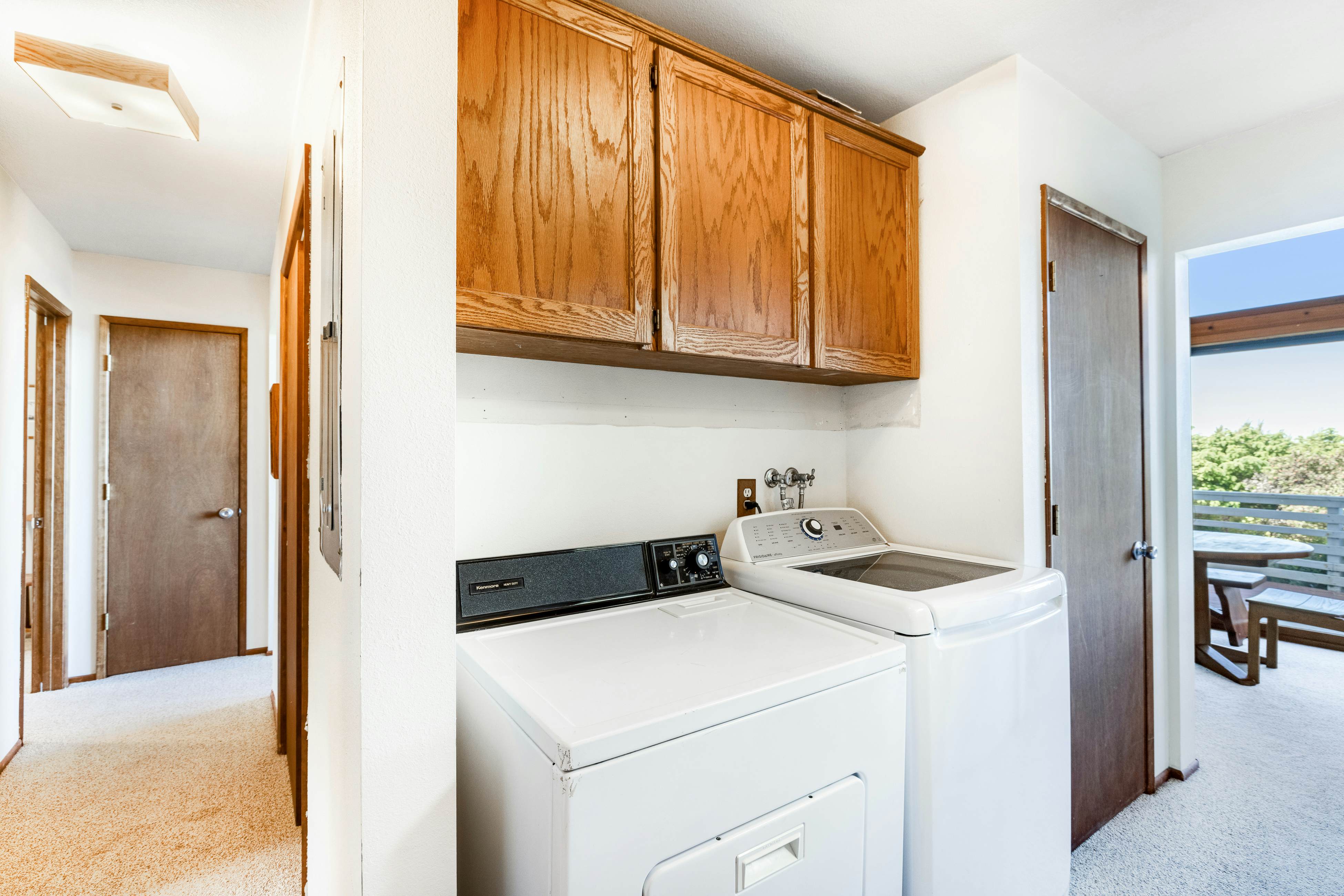 Dog-Friendly house with ocean view, private hot tub, wall-of-windows