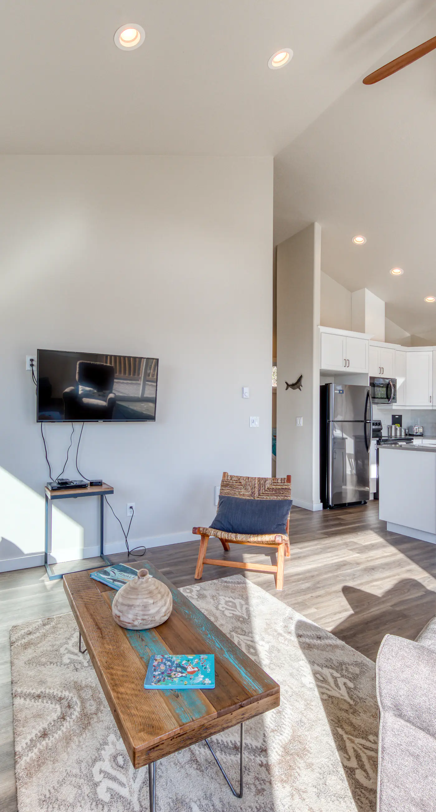 Contemporary built dog friendly house with partial ocean views