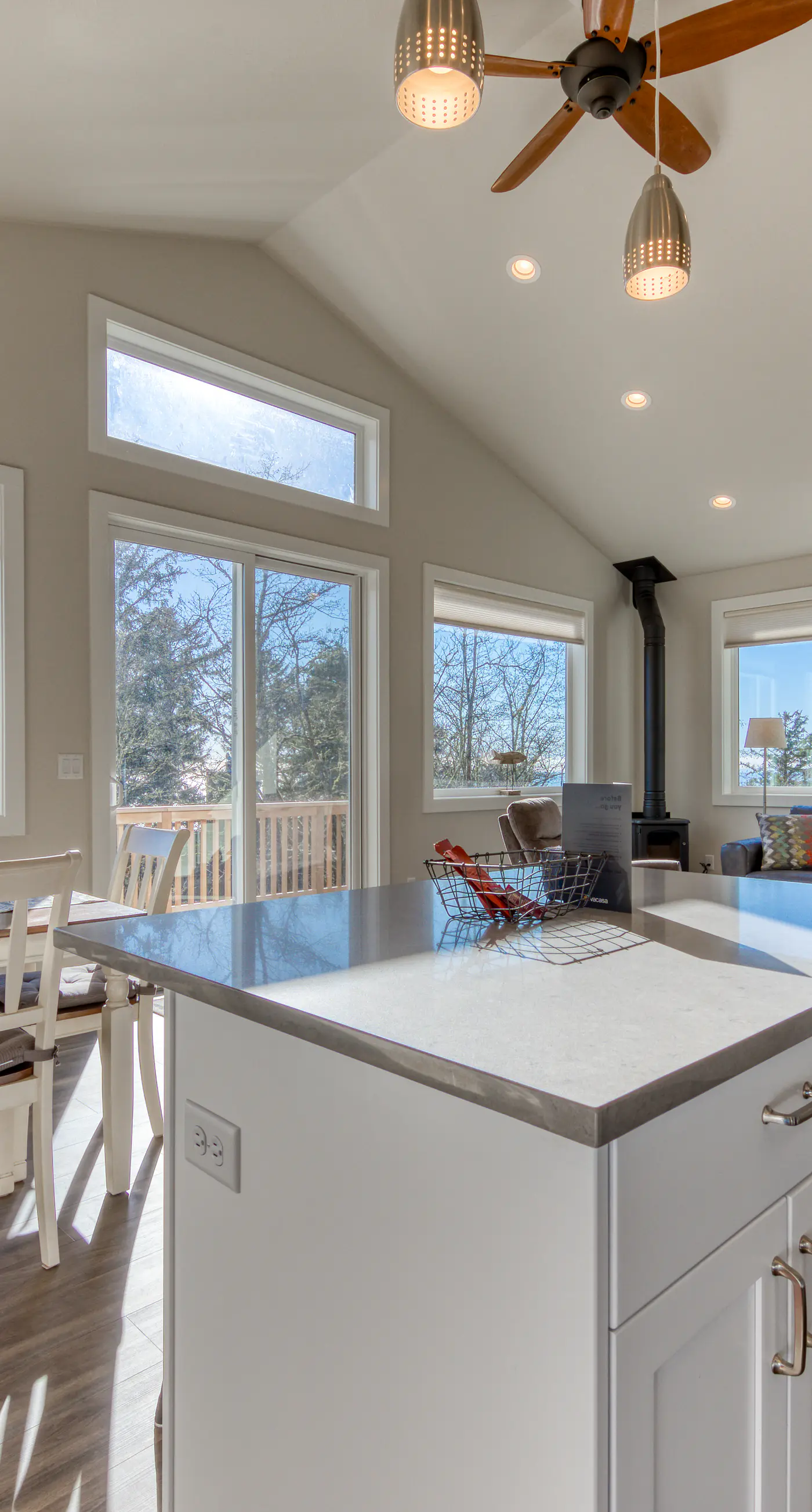 Contemporary built dog friendly house with partial ocean views