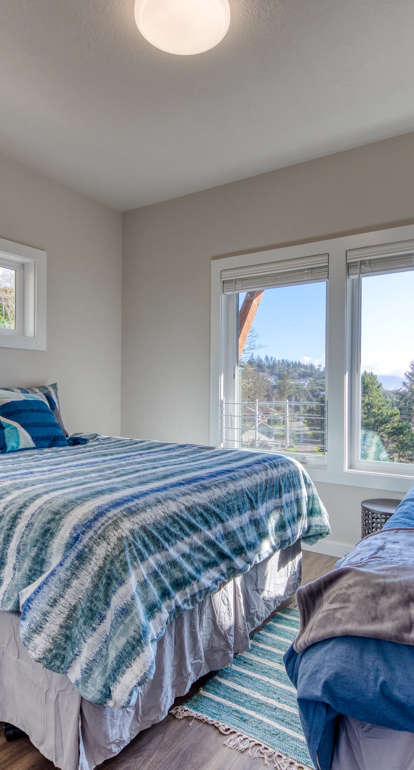 Contemporary built dog friendly house with partial ocean views