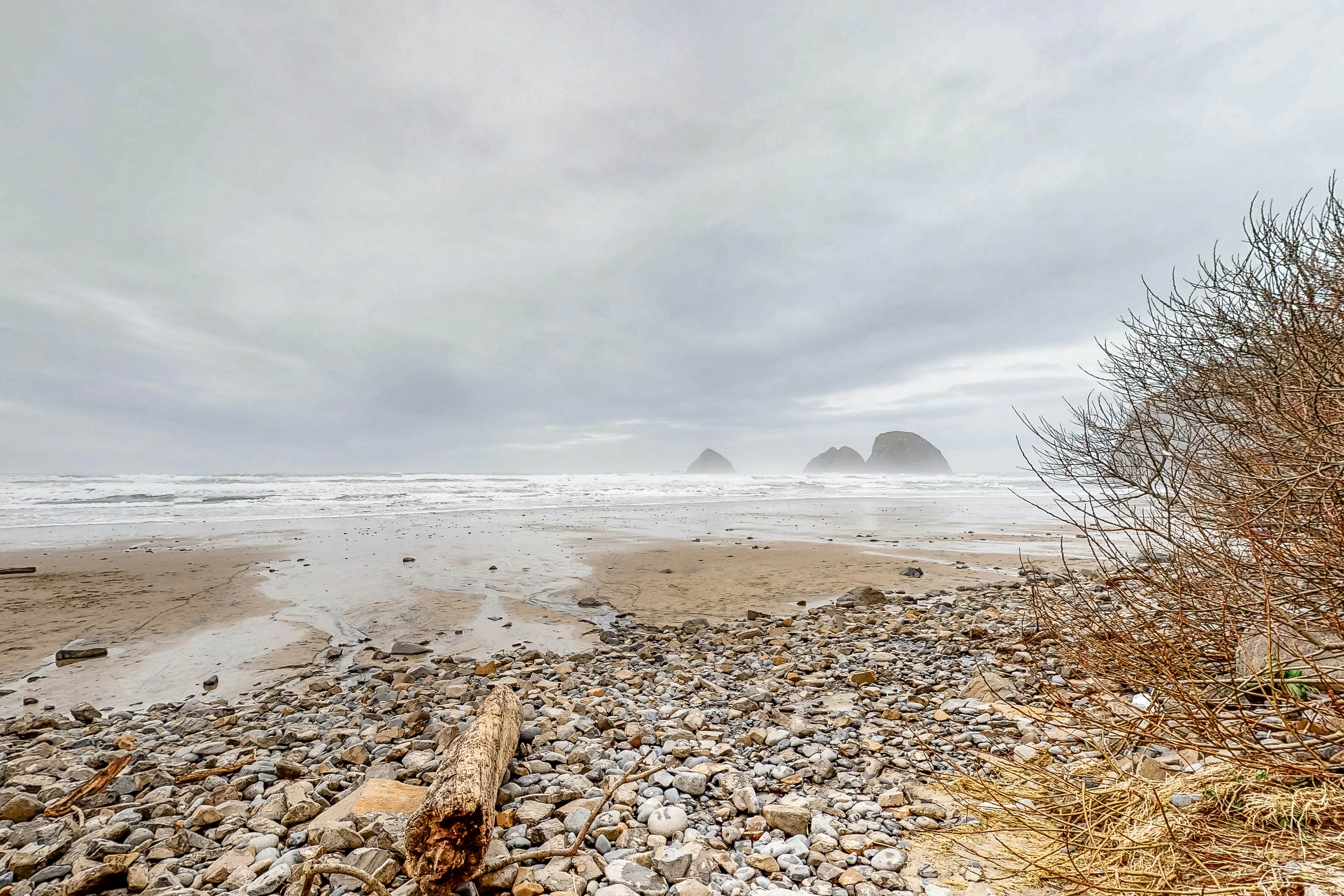 Charming Ocean View Home w/ Free WiFi & Private Washer/Dryer - Dogs Welcome