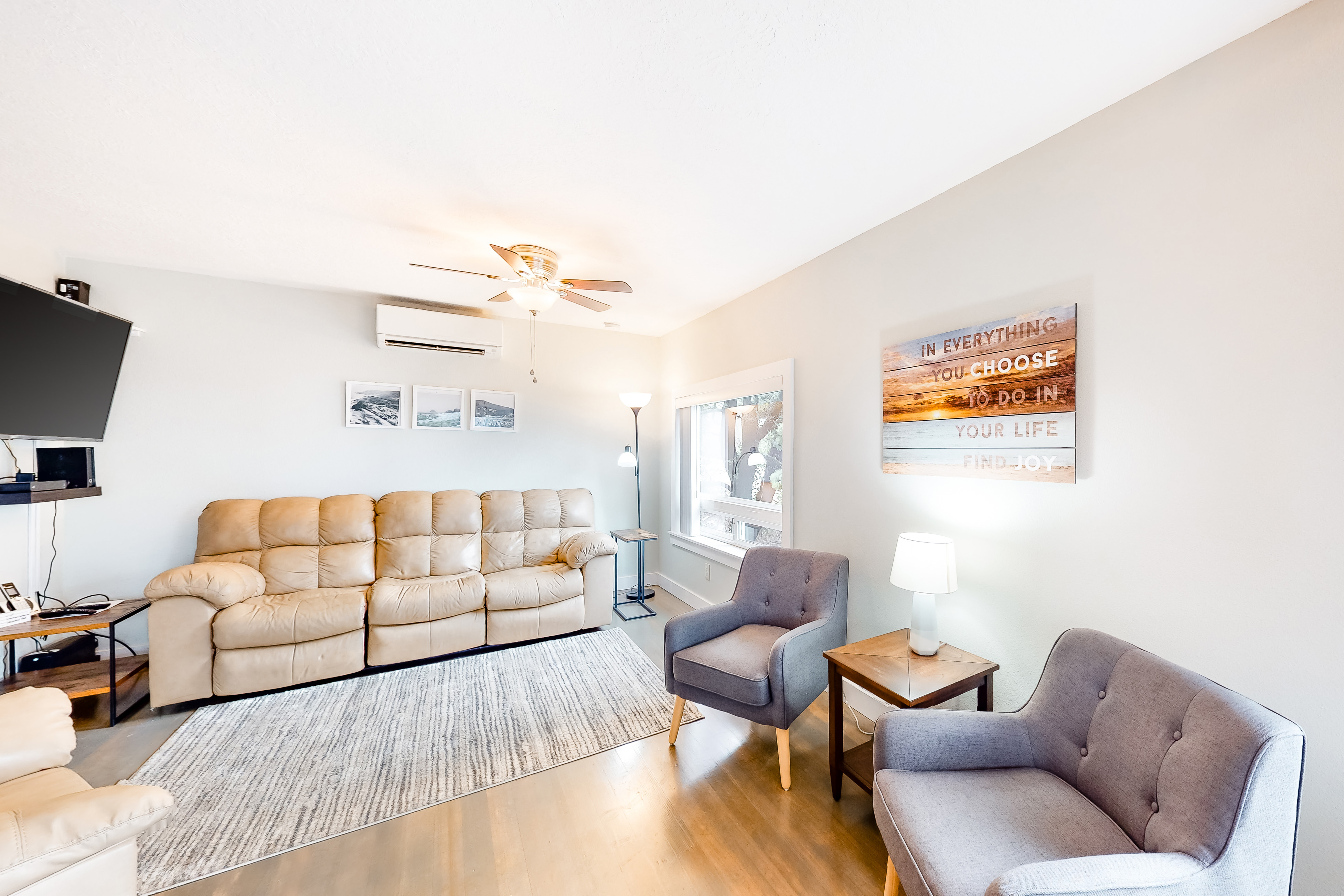 Charming Ocean View Home with Free WiFi and Private Washer Dryer Dogs Welcome