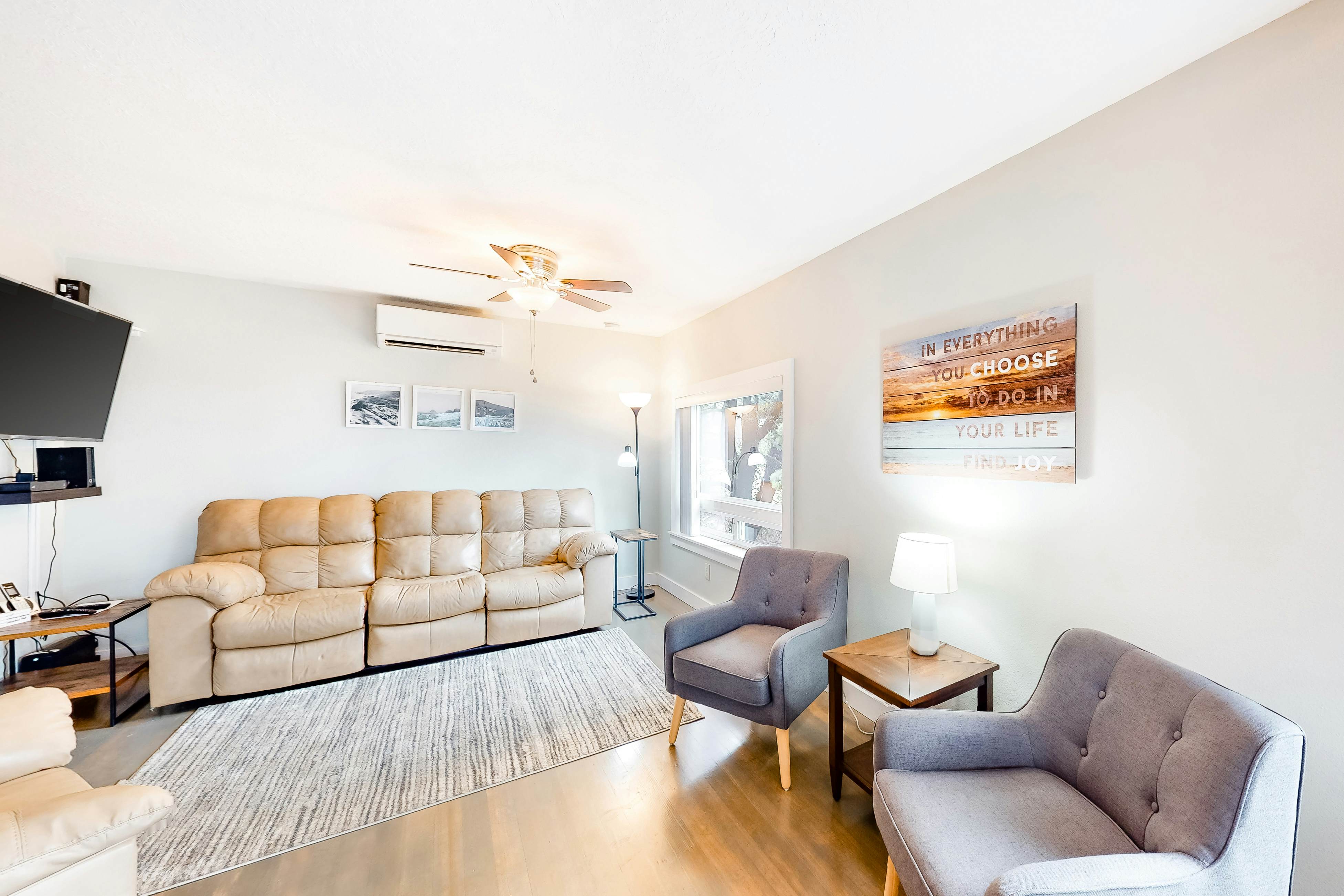 Charming Ocean View Home w/ Free WiFi & Private Washer/Dryer - Dogs Welcome