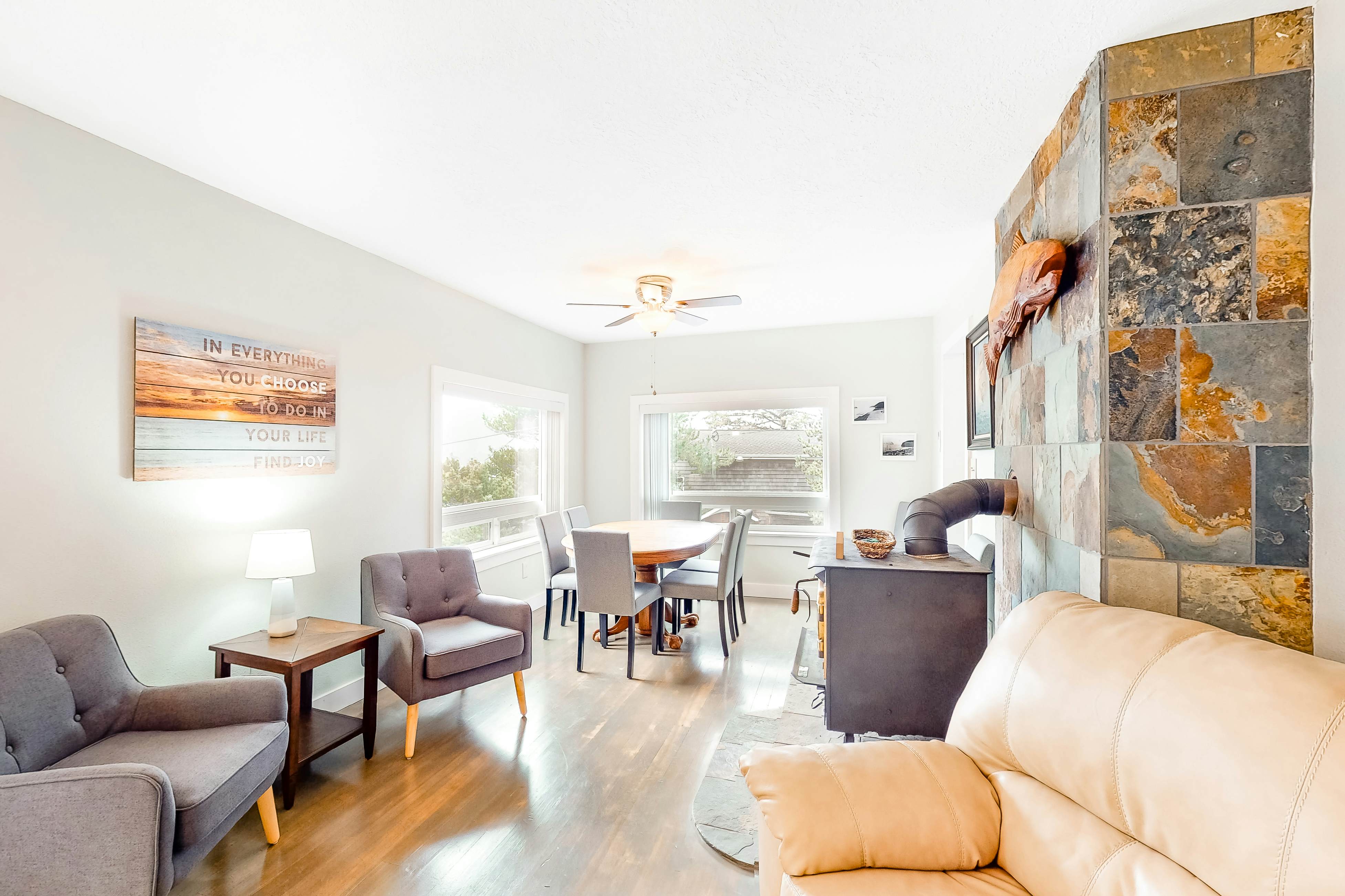 Charming Ocean View Home w/ Free WiFi & Private Washer/Dryer - Dogs Welcome