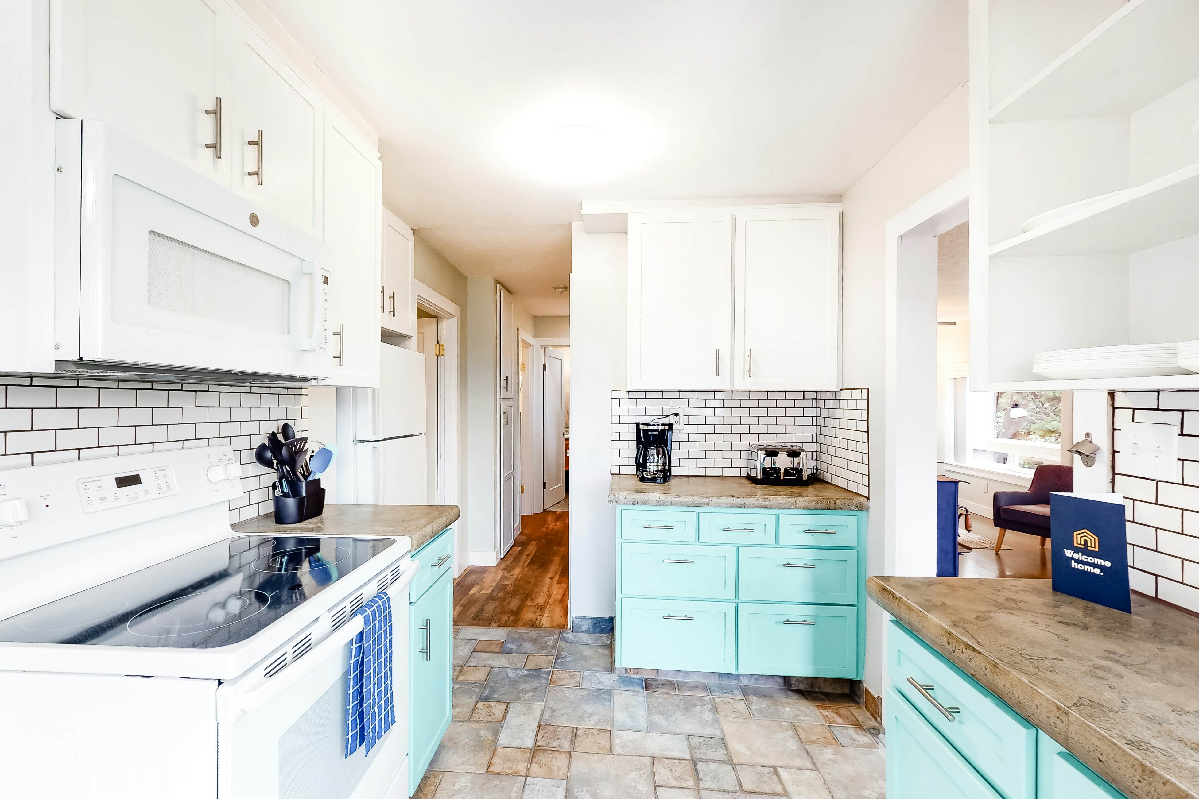 Charming Ocean View Home w/ Free WiFi & Private Washer/Dryer - Dogs Welcome