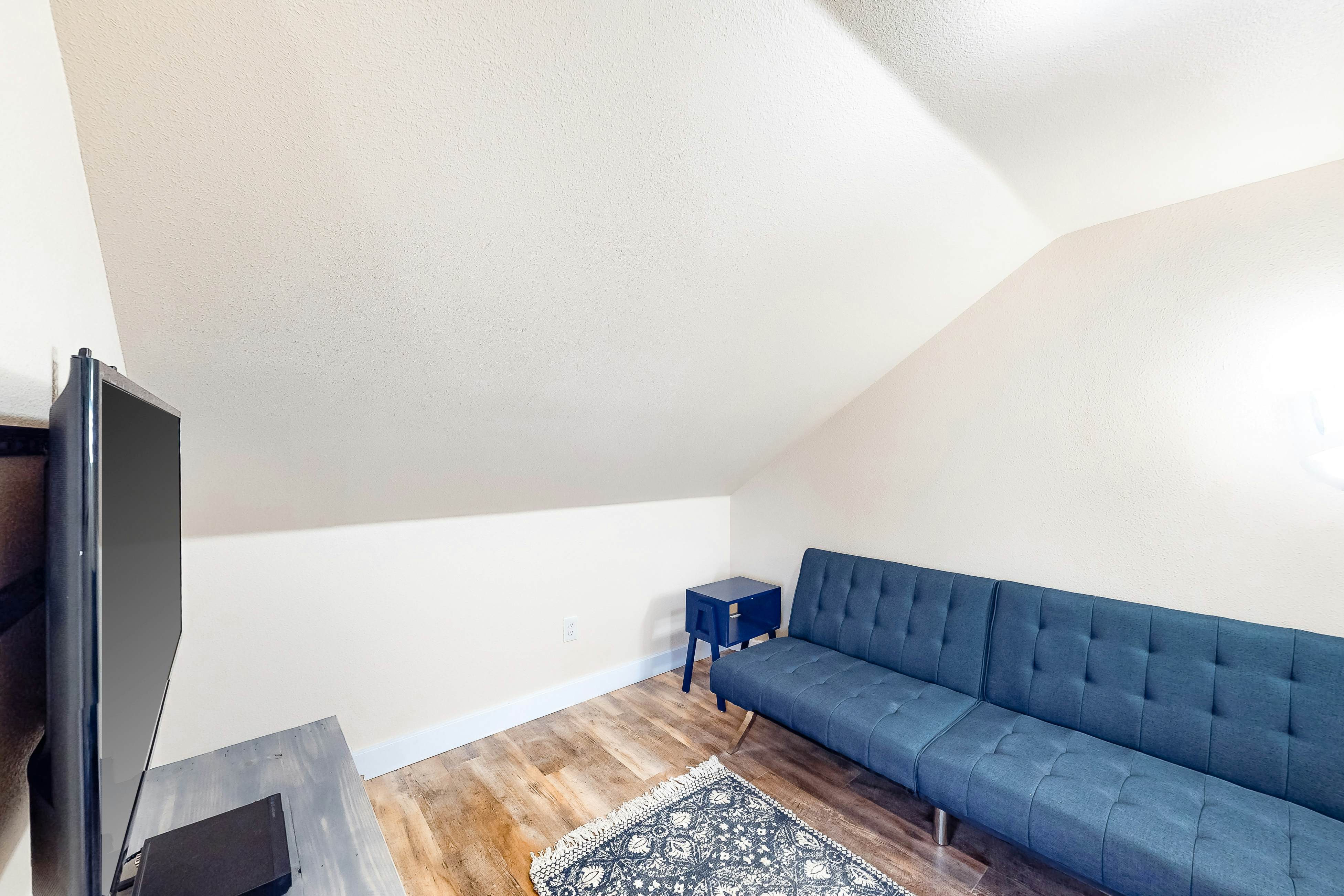 Charming Ocean View Home w/ Free WiFi & Private Washer/Dryer - Dogs Welcome