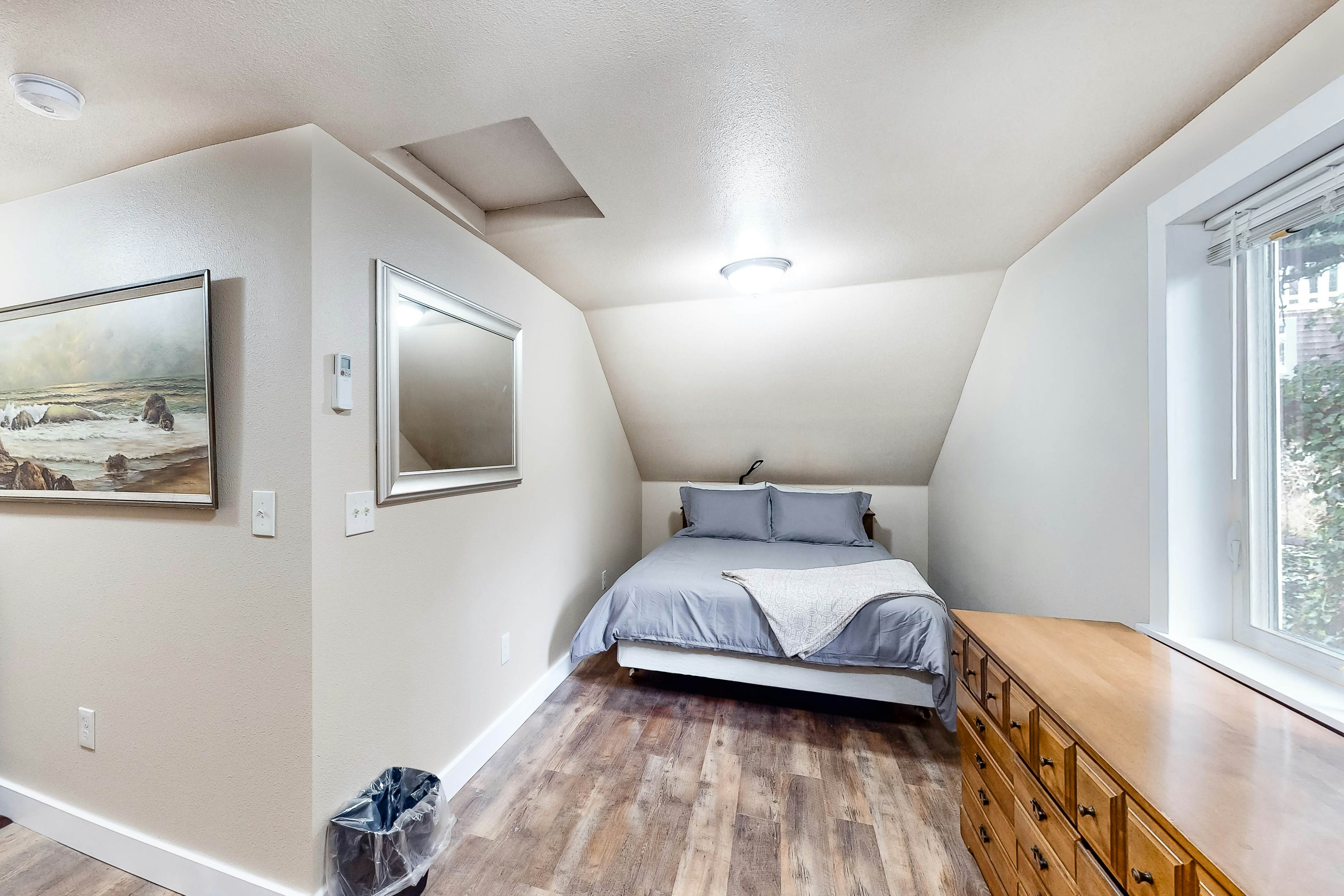 Charming Ocean View Home w/ Free WiFi & Private Washer/Dryer - Dogs Welcome