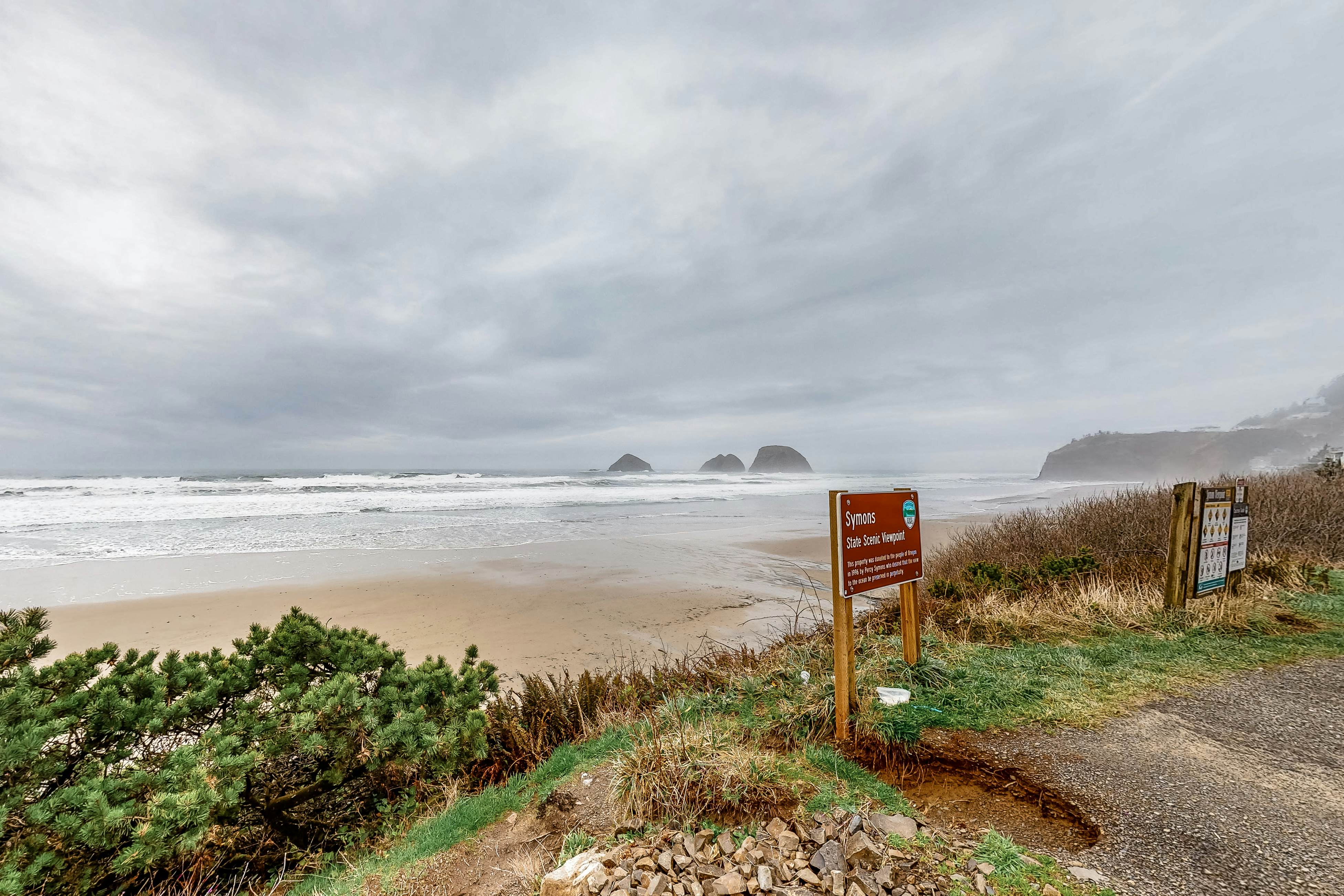 Charming Ocean View Home w/ Free WiFi & Private Washer/Dryer - Dogs Welcome