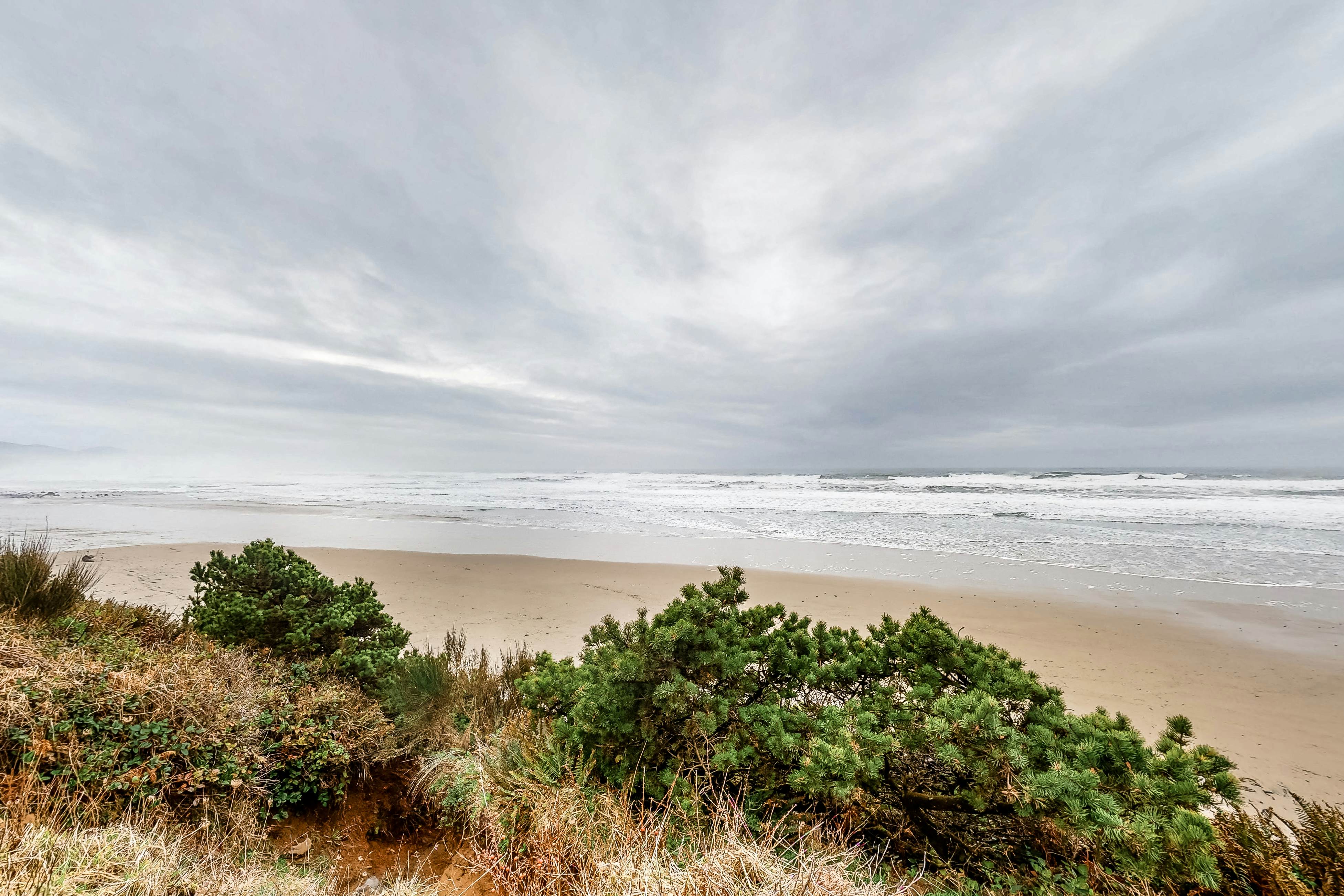 Charming Ocean View Home w/ Free WiFi & Private Washer/Dryer - Dogs Welcome