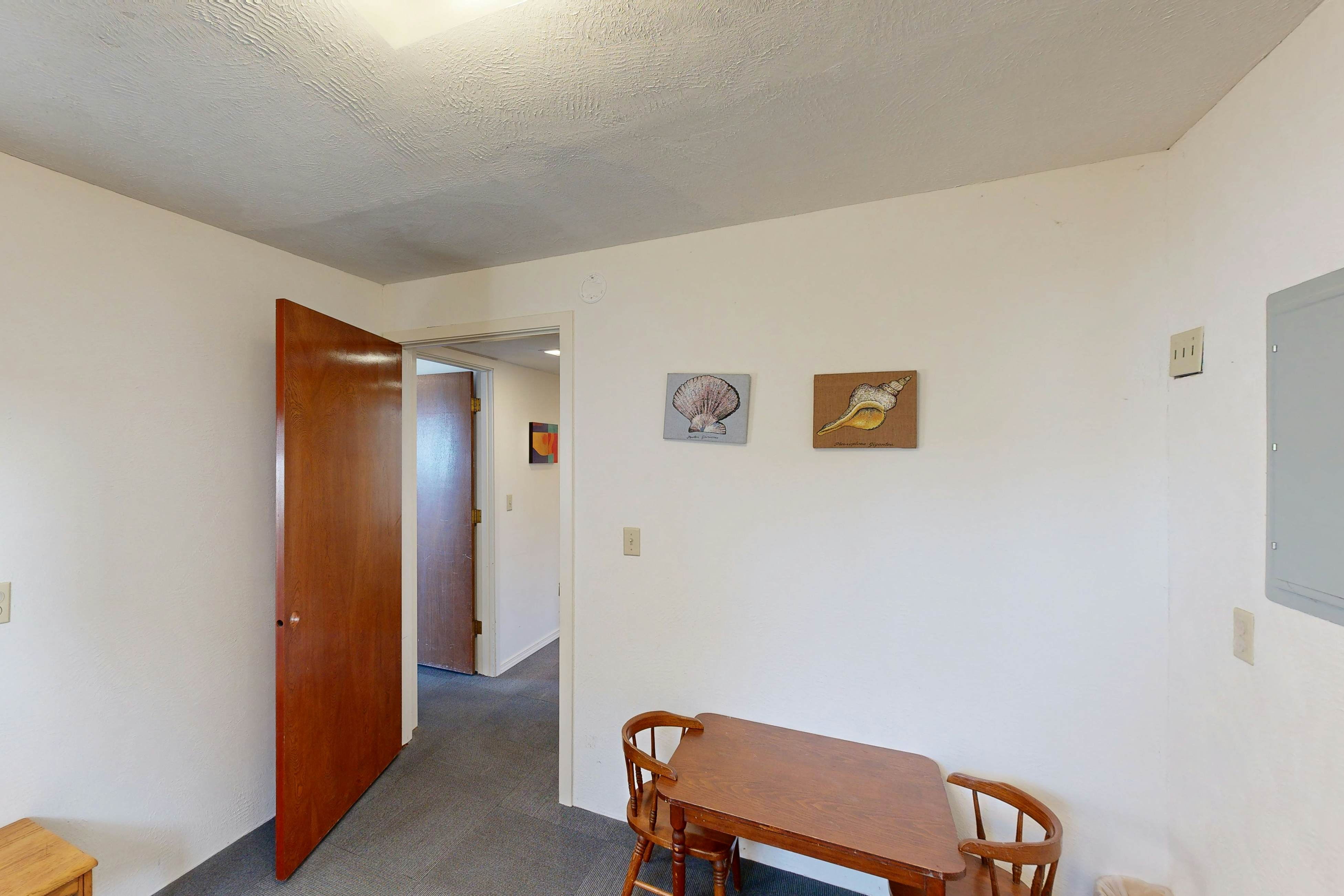 Oceanfront home w/ WiFi, two balconies & lovely views - dogs are welcome