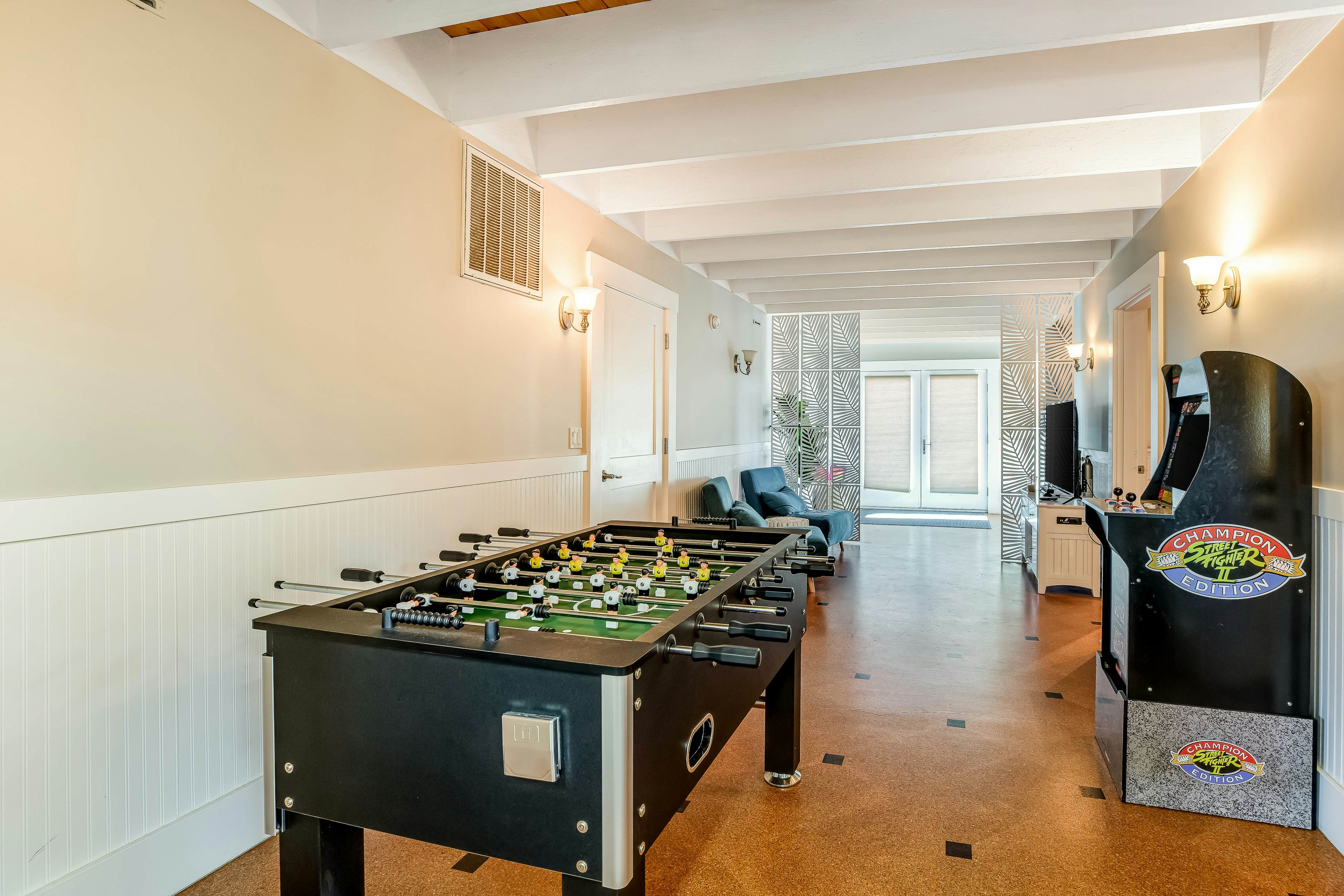 Elegant home with sauna, private hot tub & ocean views - accessible by elevator