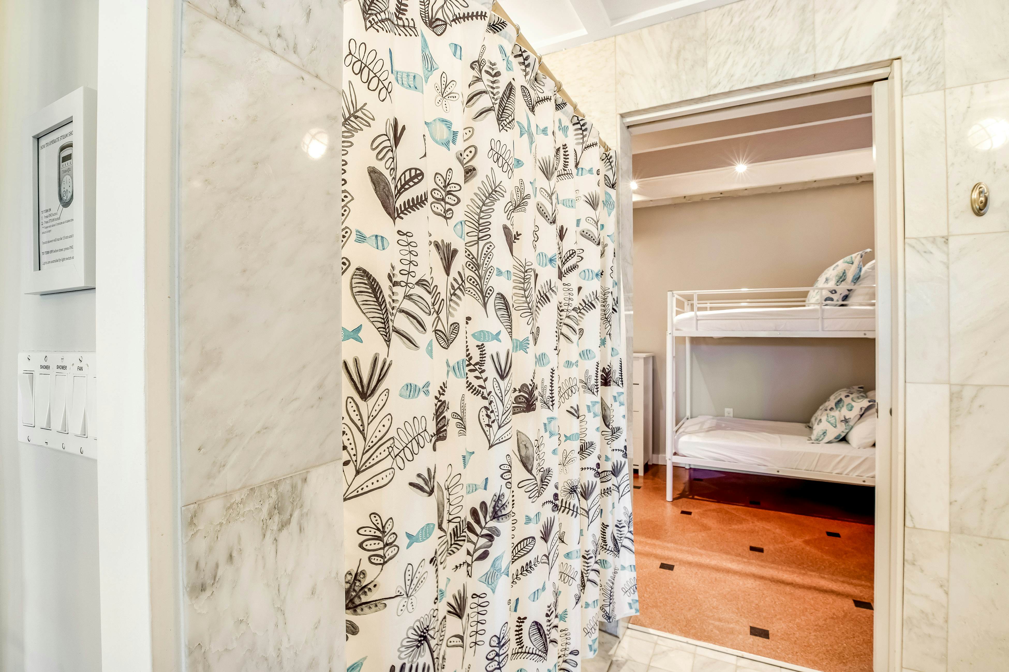 Elegant home with sauna, private hot tub & ocean views - accessible by elevator