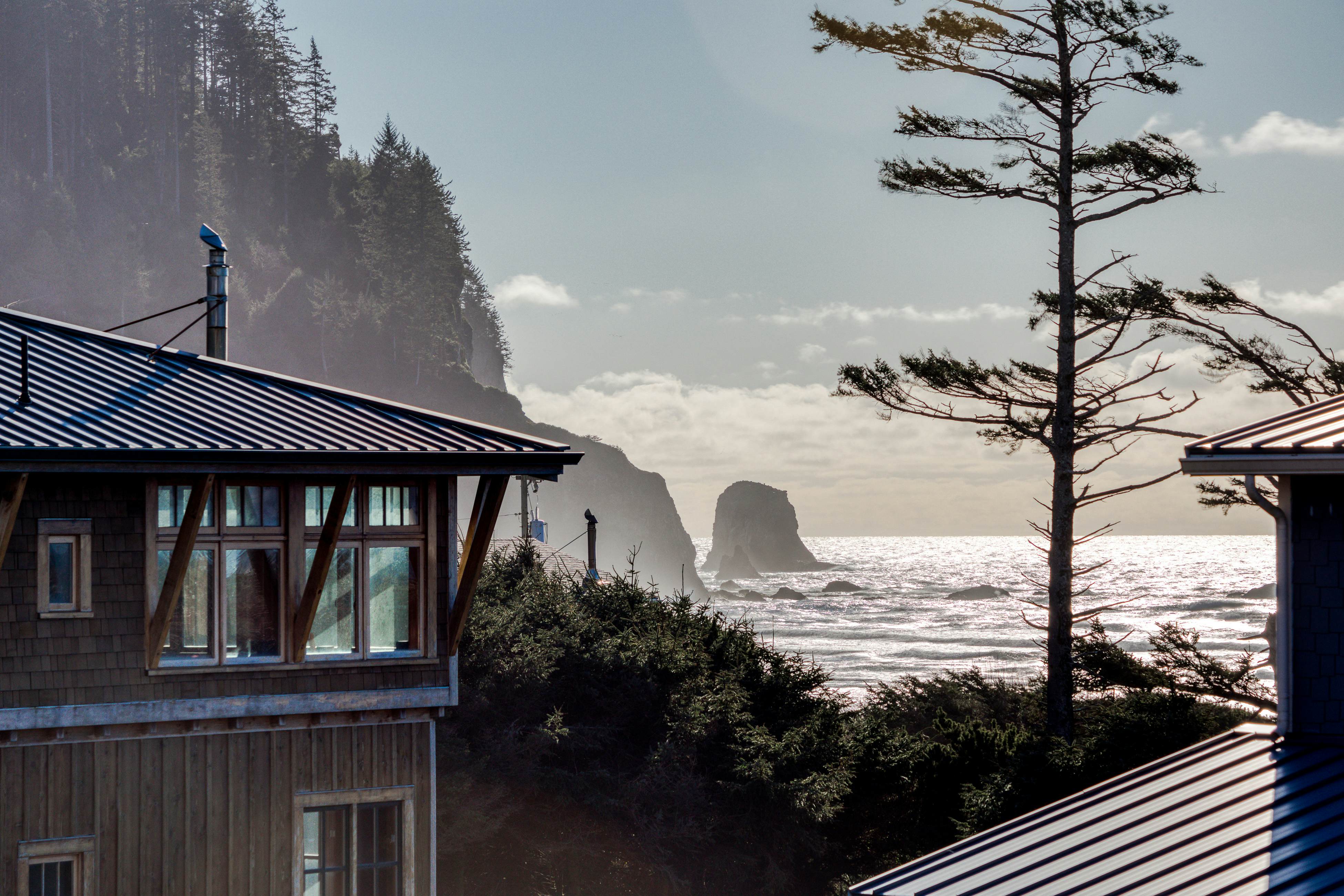 Elegant home with sauna, private hot tub & ocean views - accessible by elevator