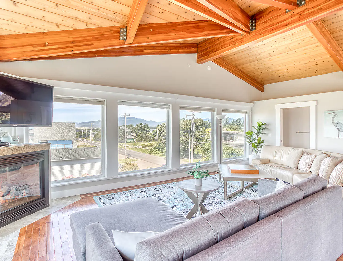 Elegant home with sauna private hot tub and ocean views accessible by elevator