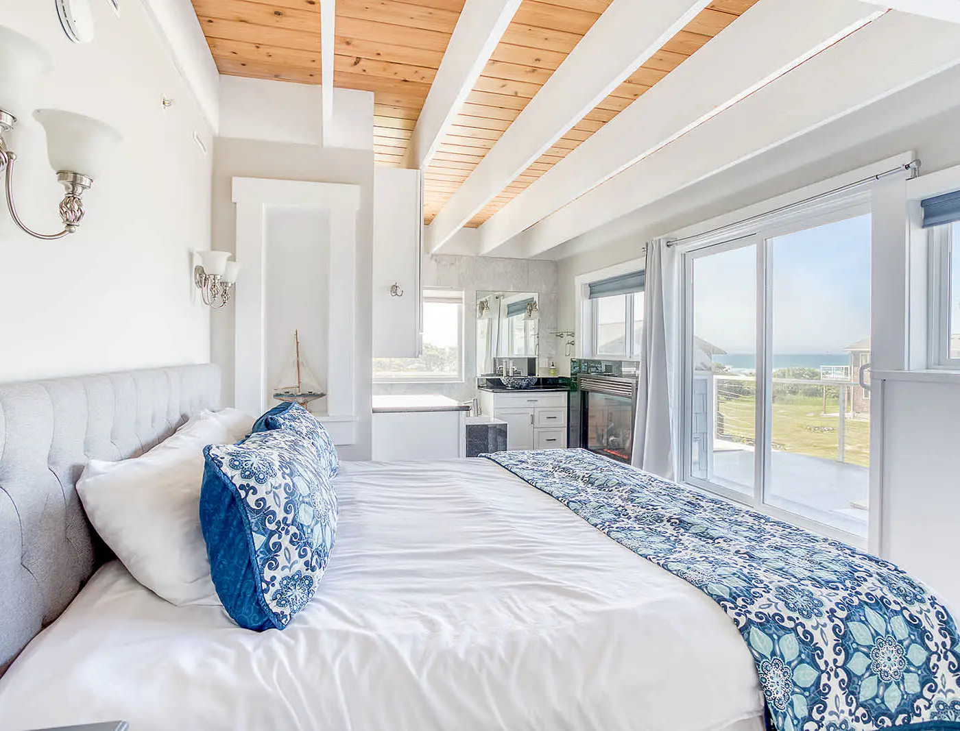 Elegant home with sauna private hot tub and ocean views accessible by elevator