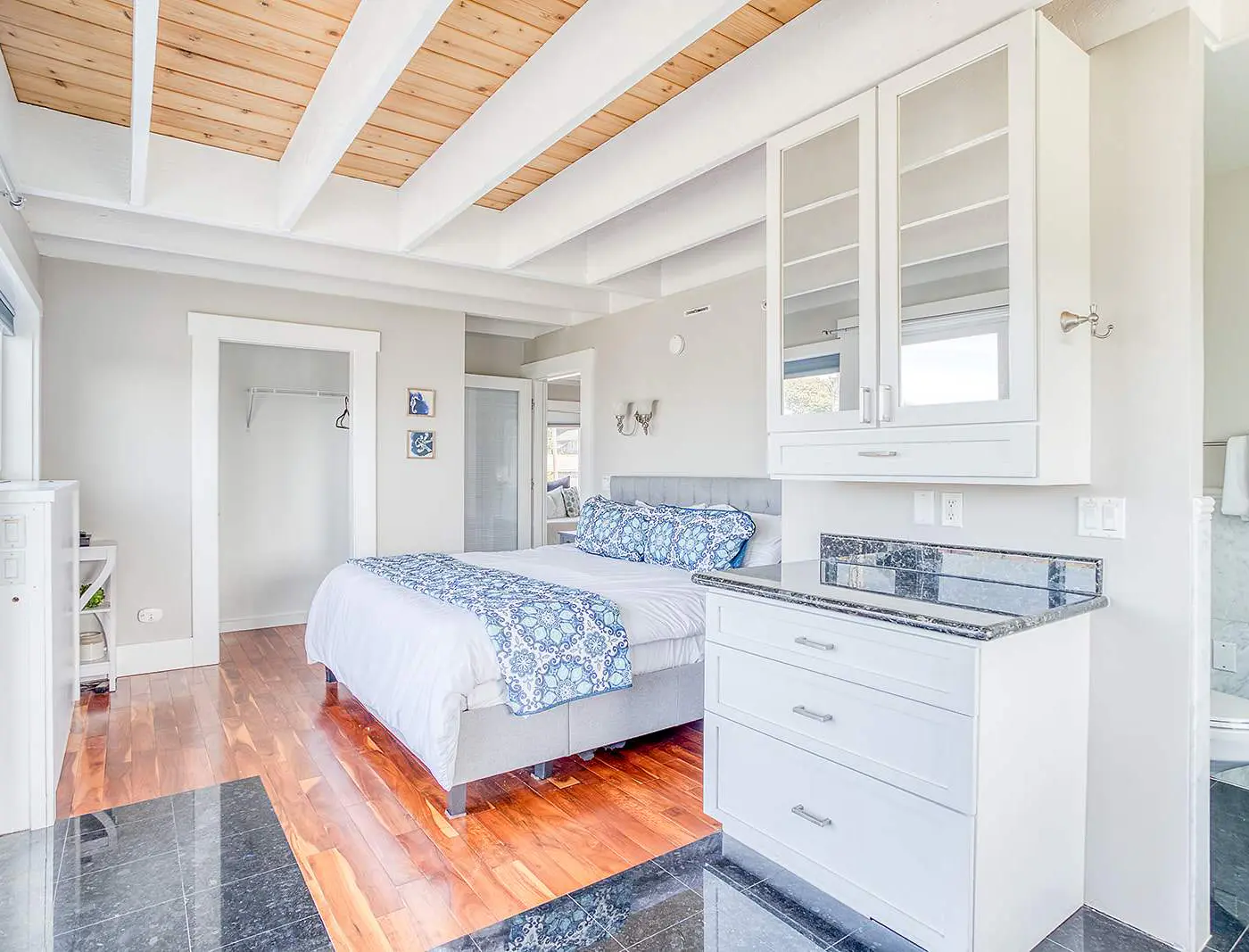 Elegant home with sauna private hot tub and ocean views accessible by elevator