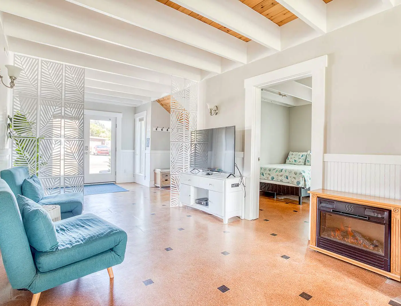 Elegant home with sauna private hot tub and ocean views accessible by elevator