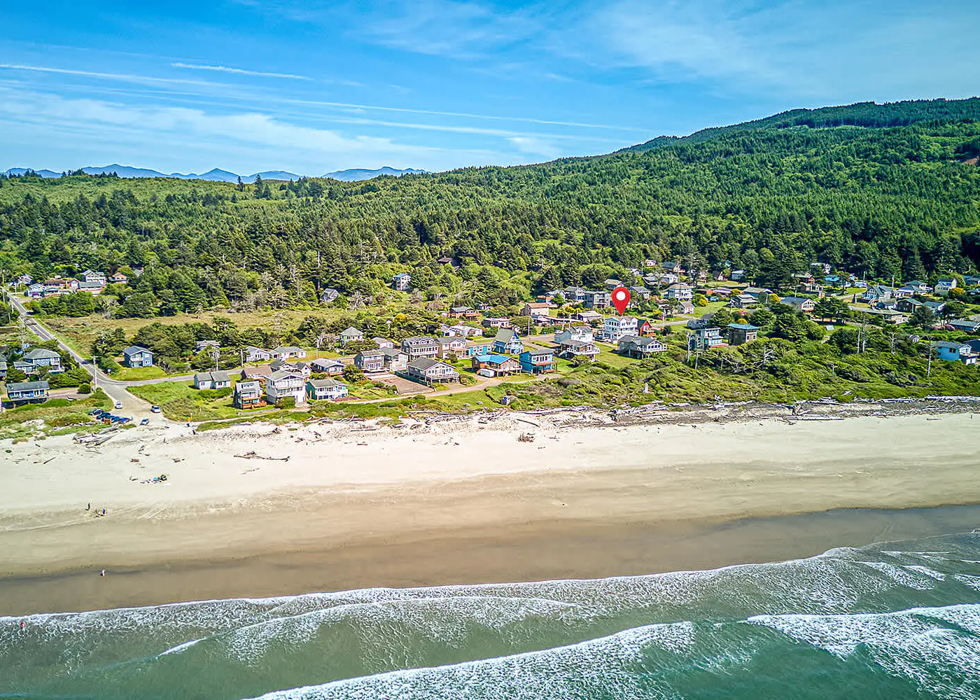 Elegant home with sauna private hot tub and ocean views accessible by elevator