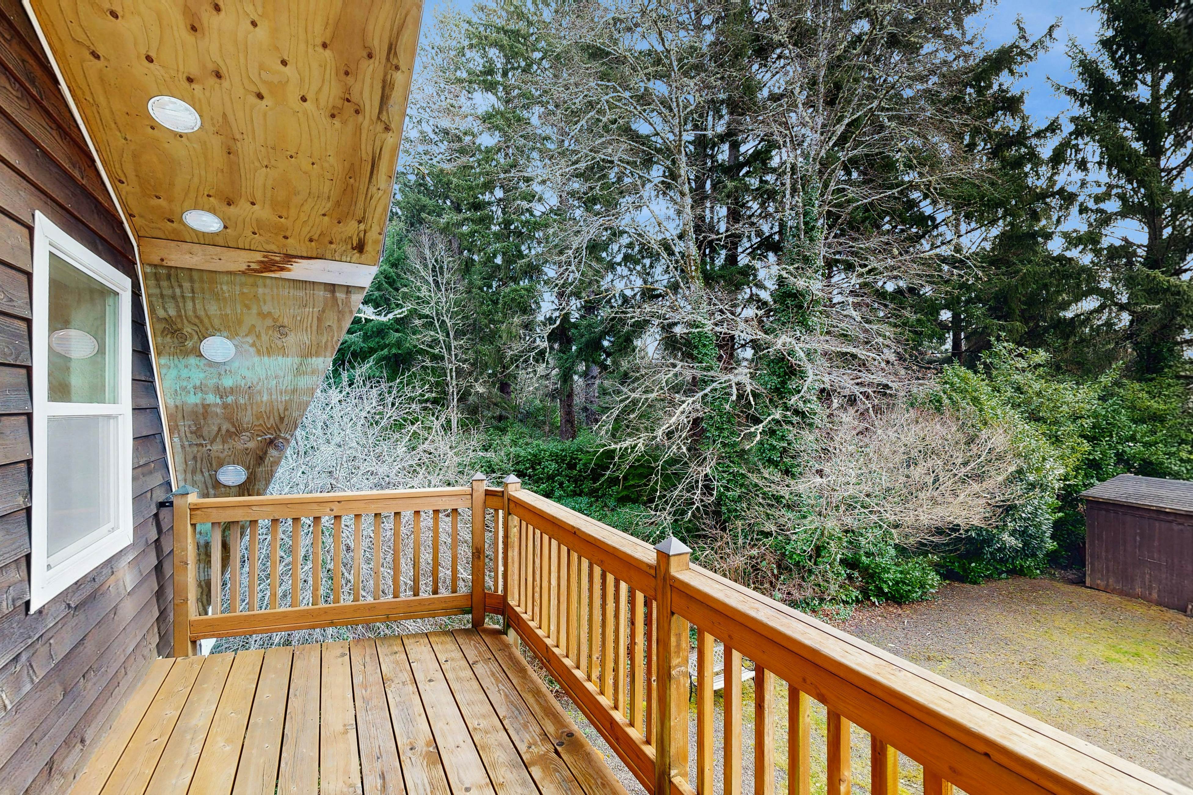 Cozy cabin with fireplace & WiFi, fishing & boats welcome - dog friendly