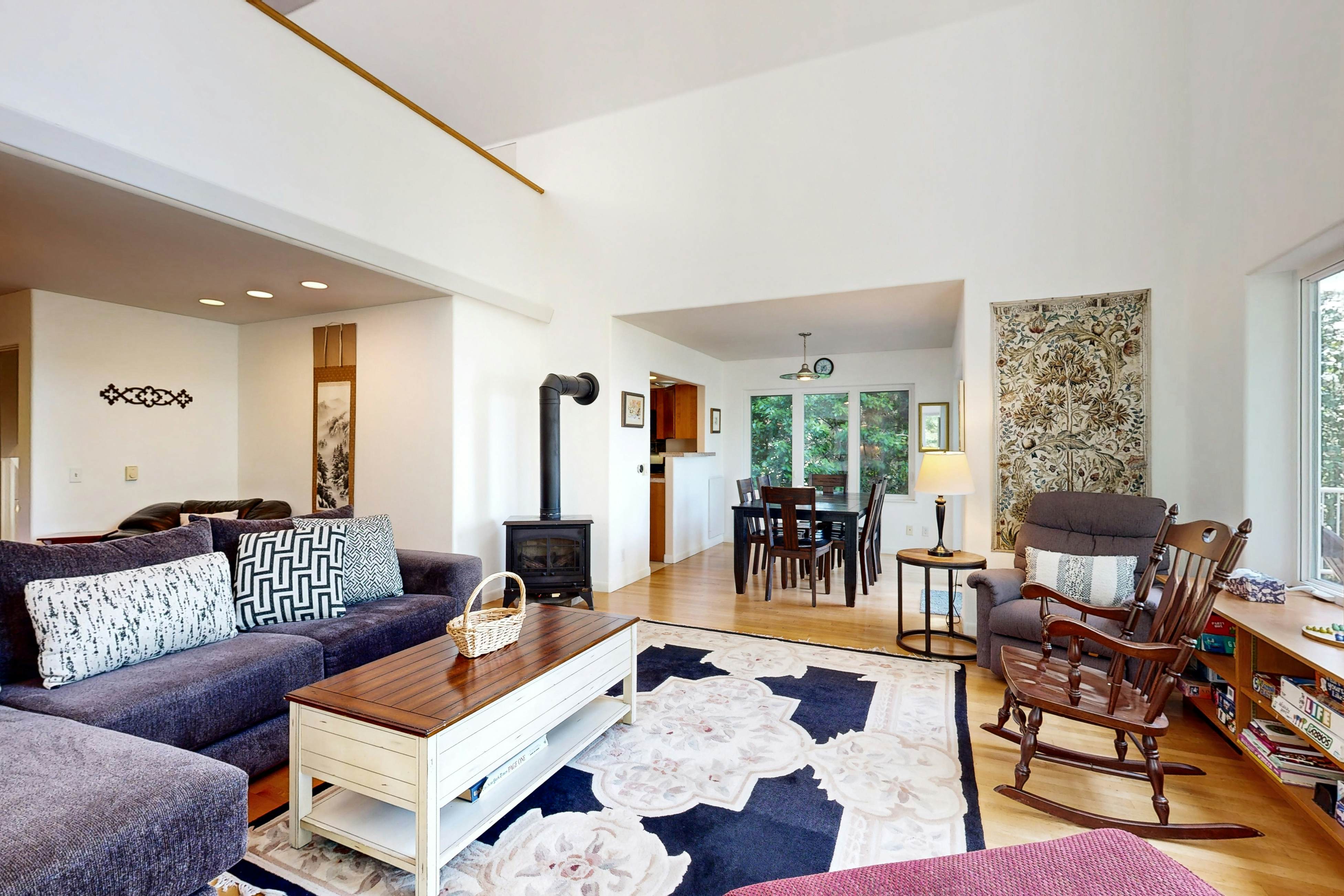 Custom dog-friendly home with Netarts Bay views - includes a separate casita