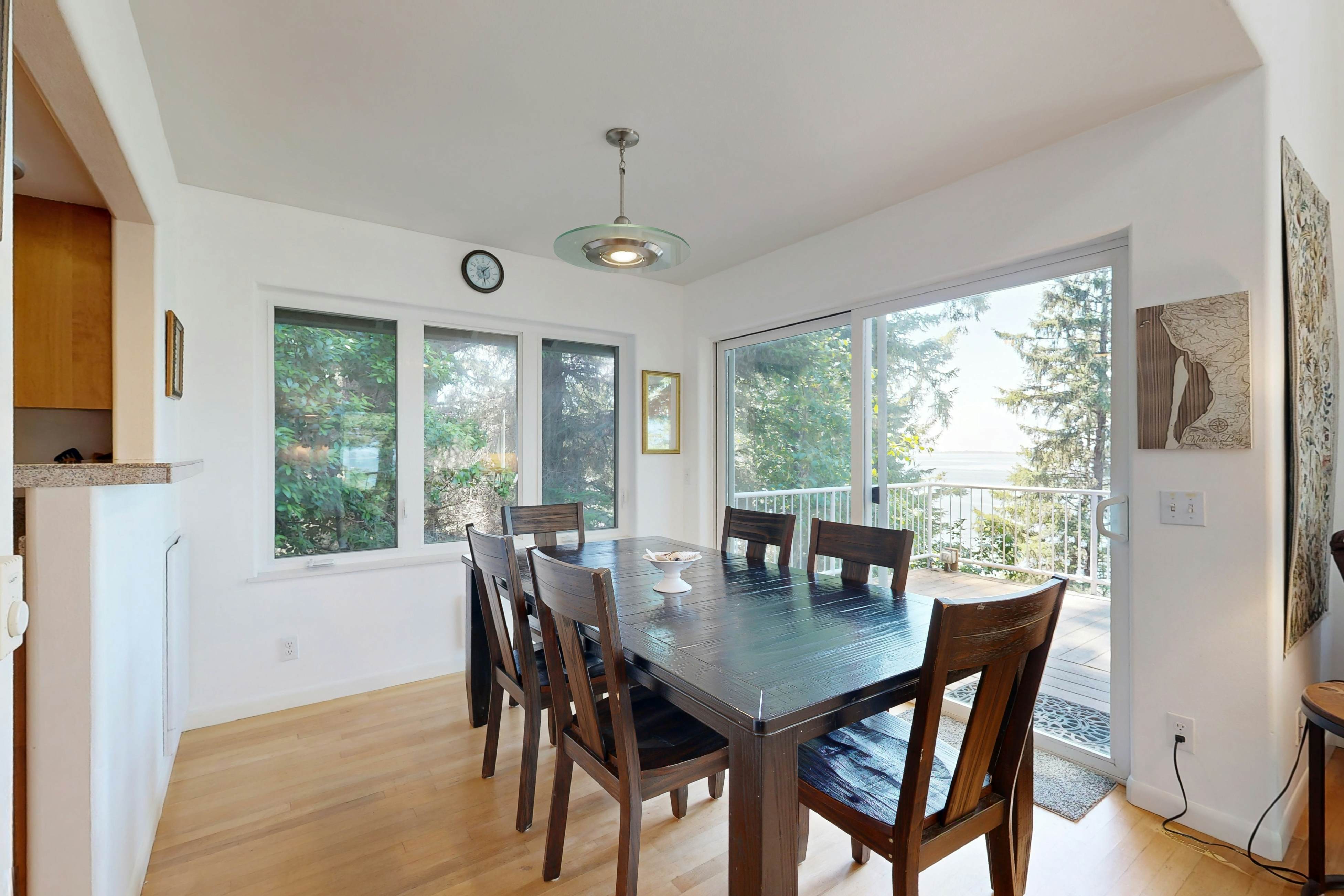 Custom dog-friendly home with Netarts Bay views - includes a separate casita