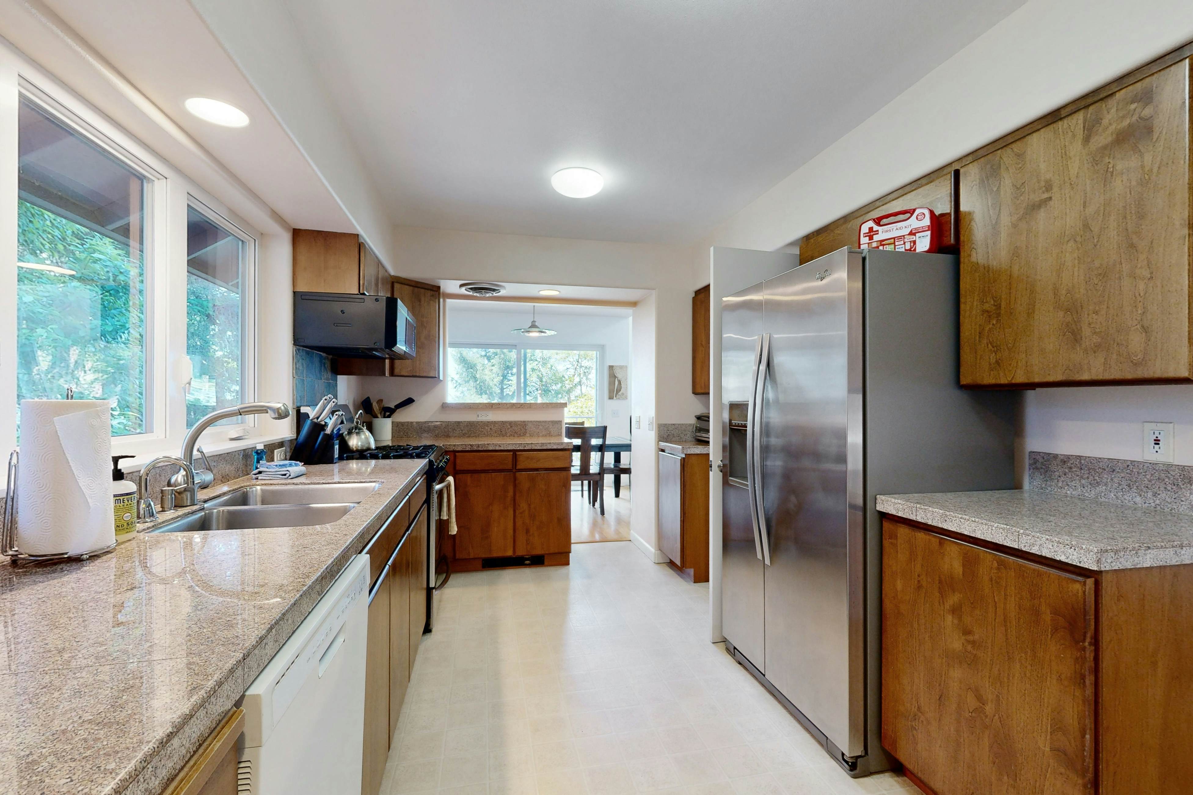 Custom dog-friendly home with Netarts Bay views - includes a separate casita