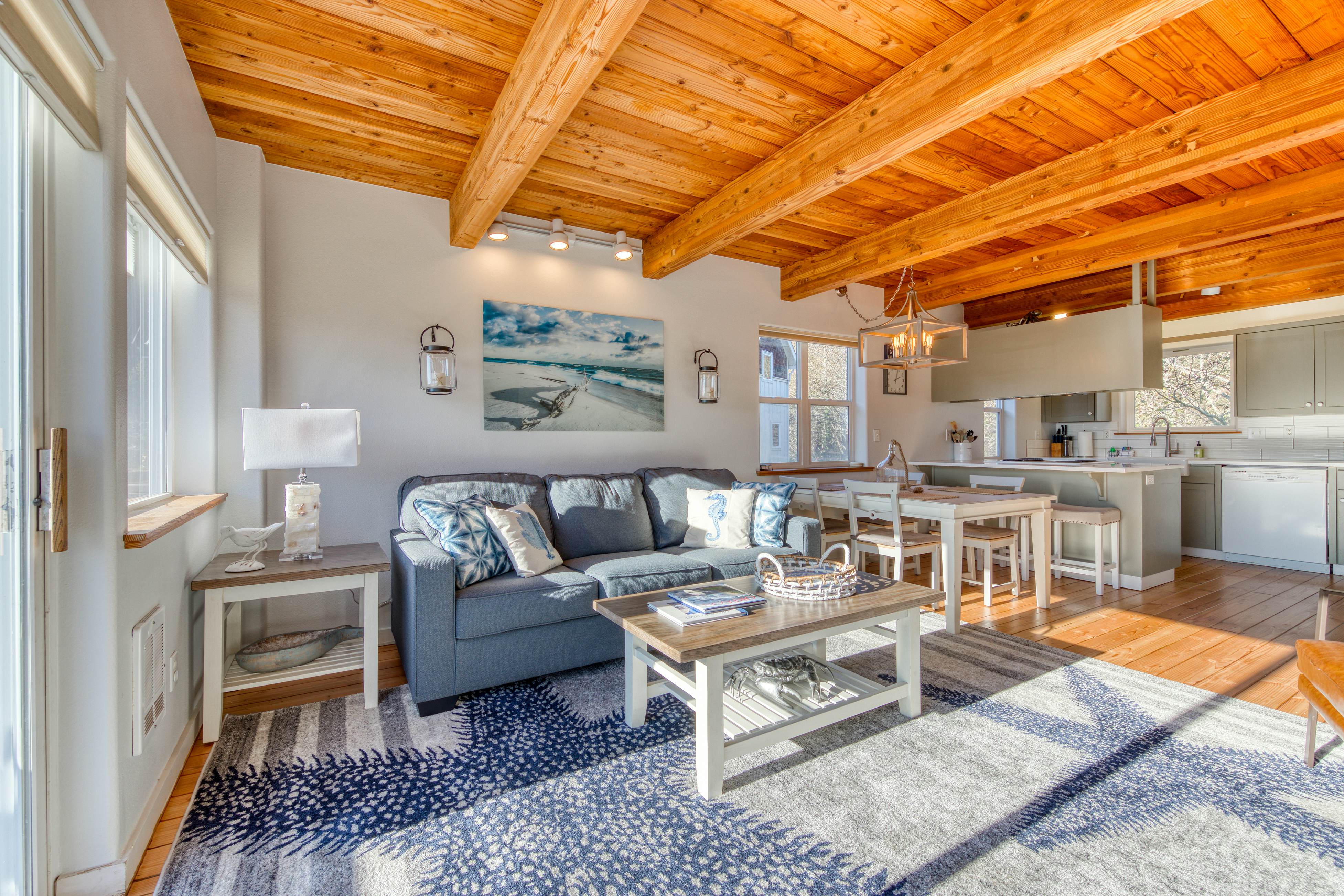 Spacious, Homey Dog-Friendly House with Fireplace and Beach and Ocean Views