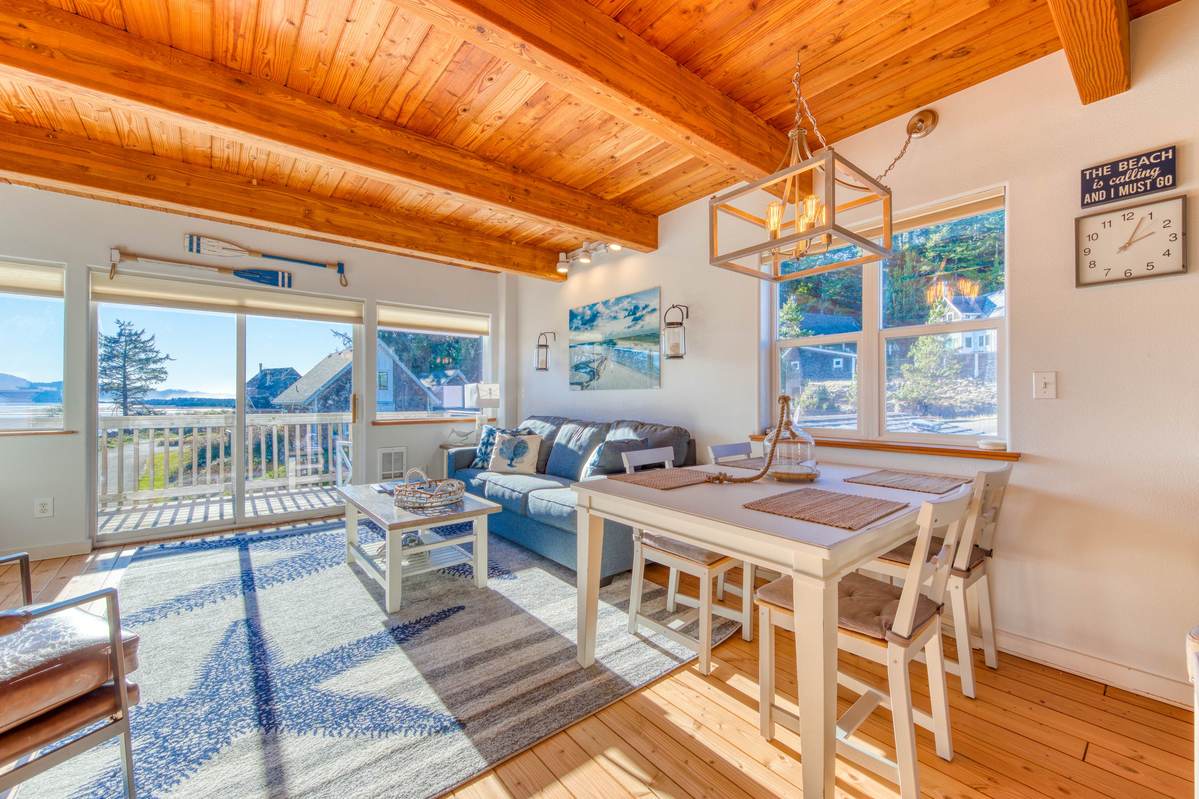 Spacious, Homey Dog-Friendly House with Fireplace and Beach and Ocean Views