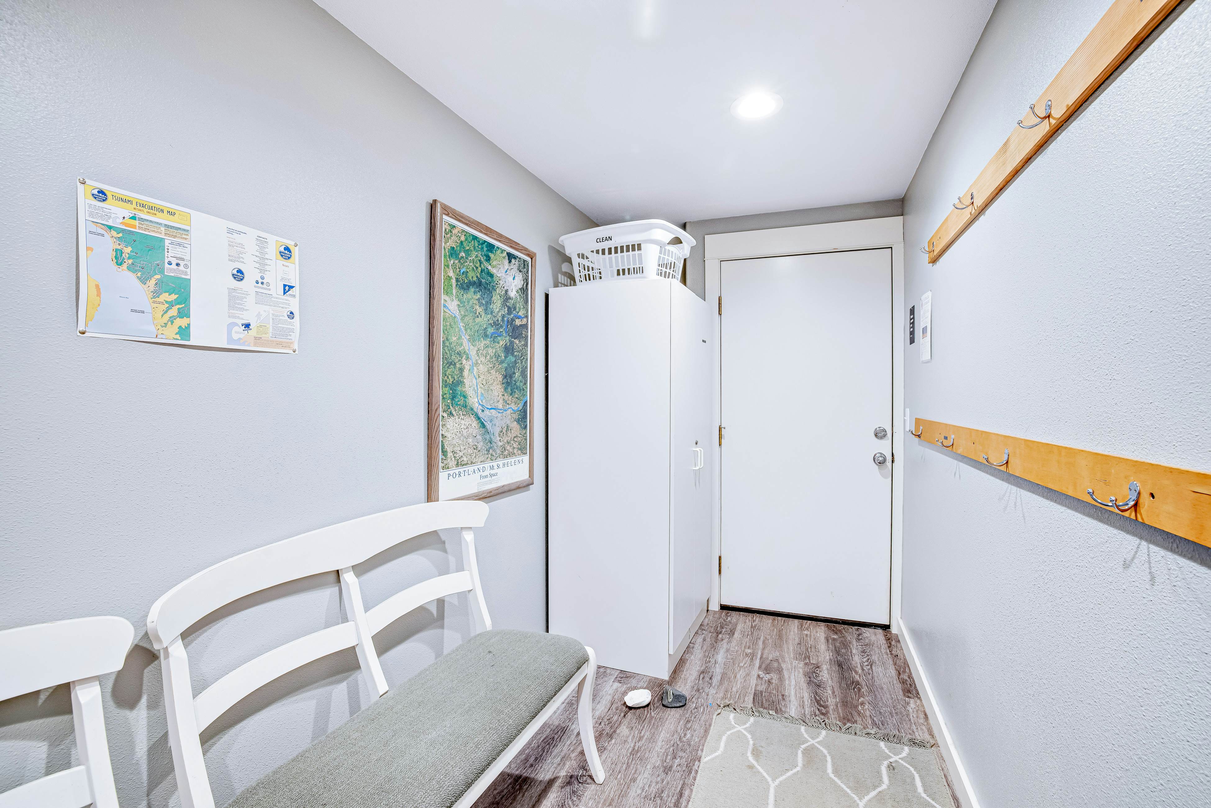 Spacious, Homey Dog-Friendly House with Fireplace and Beach and Ocean Views