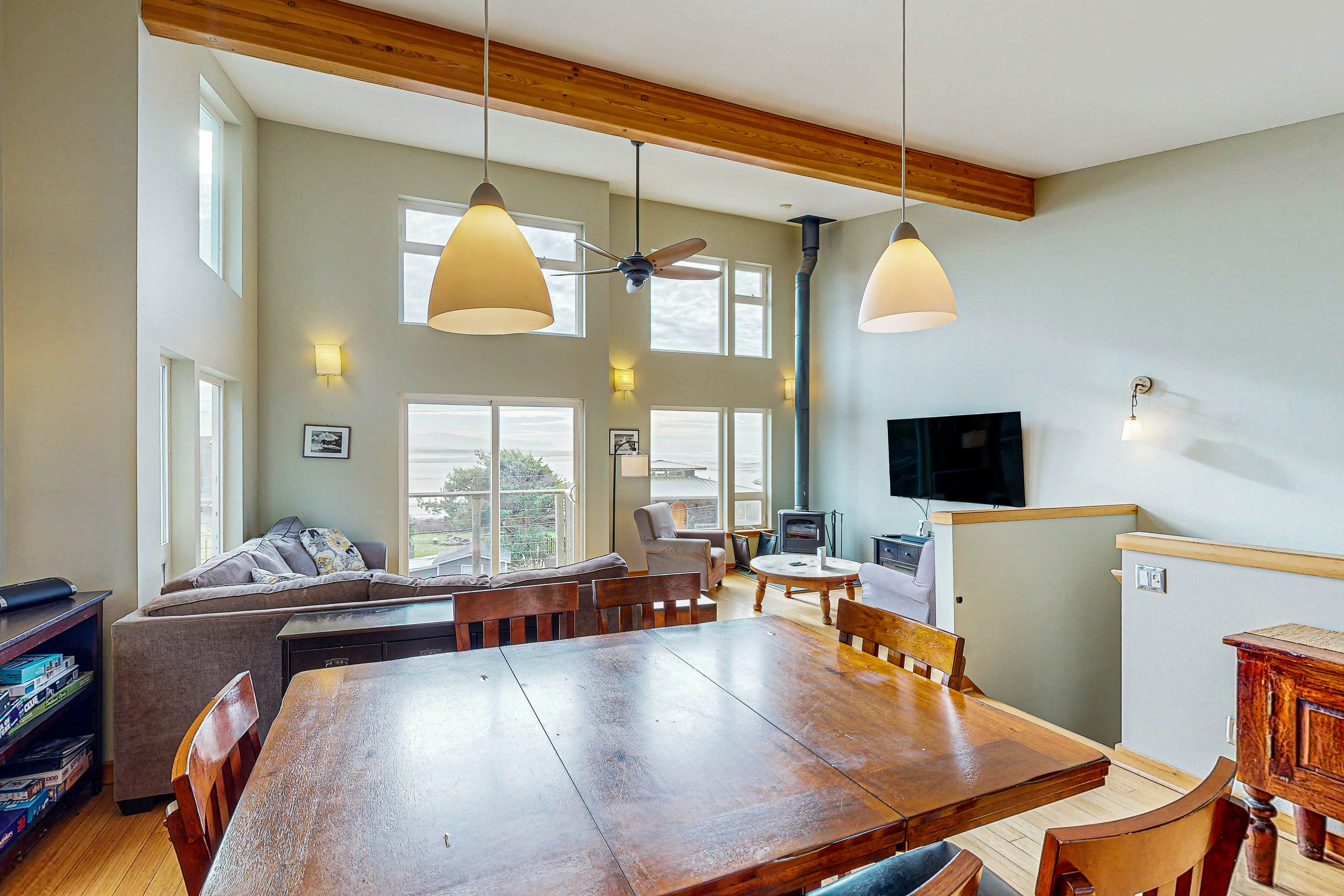 Luxurious Dog-Friendly Home with Ocean Views, Beach Access, and Free WiFi