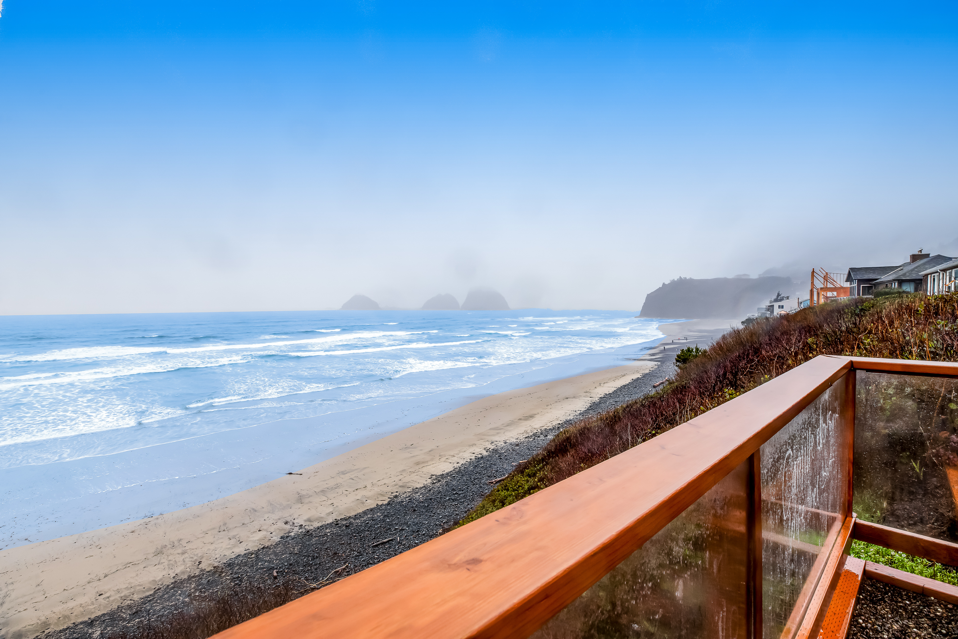 Beachfront Dog Friendly Cottage with Private Hot Tub Fireplace and Ocean Views