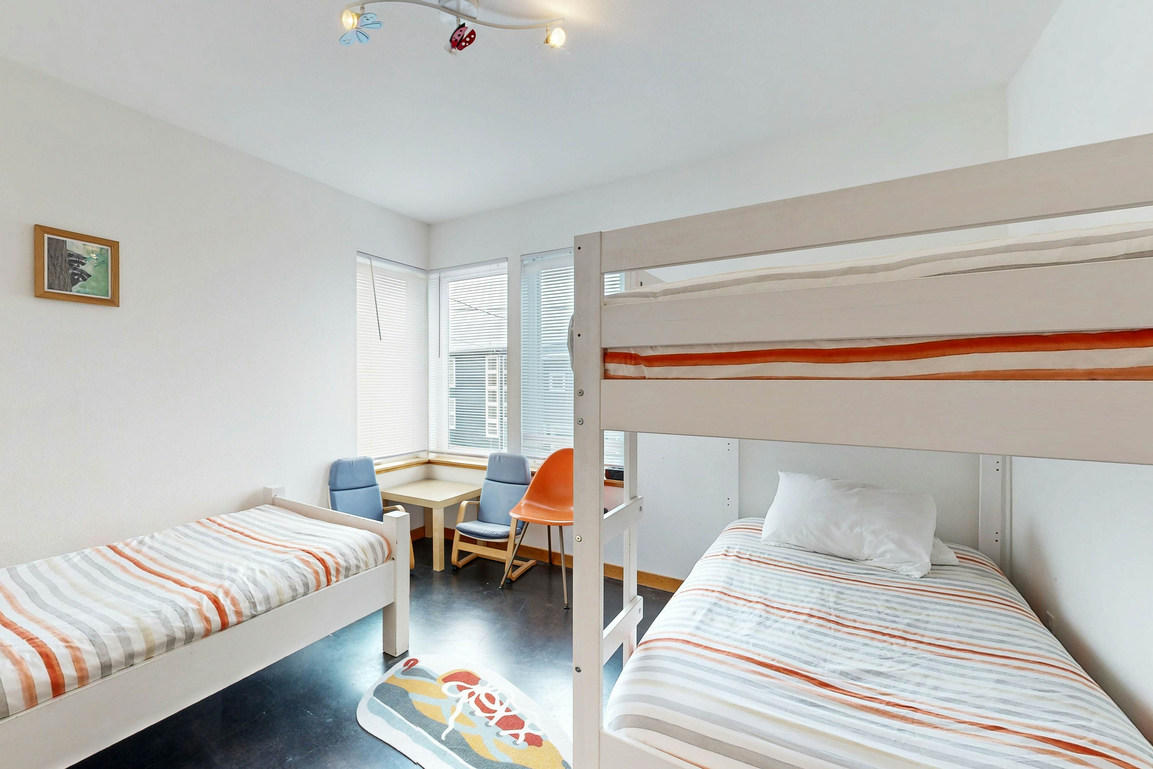 Stunning & Modern Oceanview Home - 1.5 Blocks from the Beach